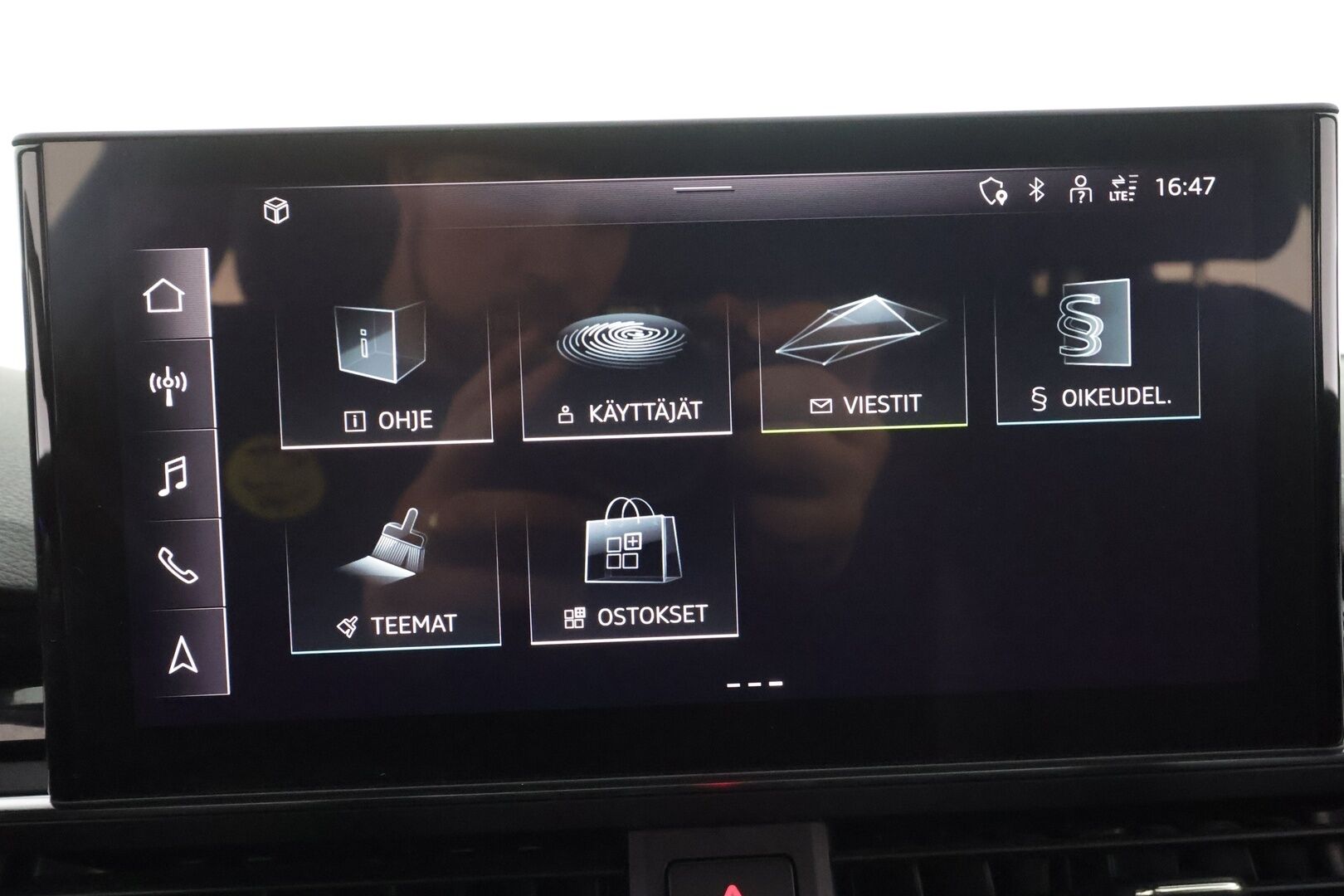 Audi A4 2023 Avant Business S line 40 TFSI 150 kW MHEV quattro S tronic - ACC | P.kamera | Matrix LED | Koukku | Webasto | Sähköpenkit | Suomi-auto | Kahdet renkaat aluvanteilla