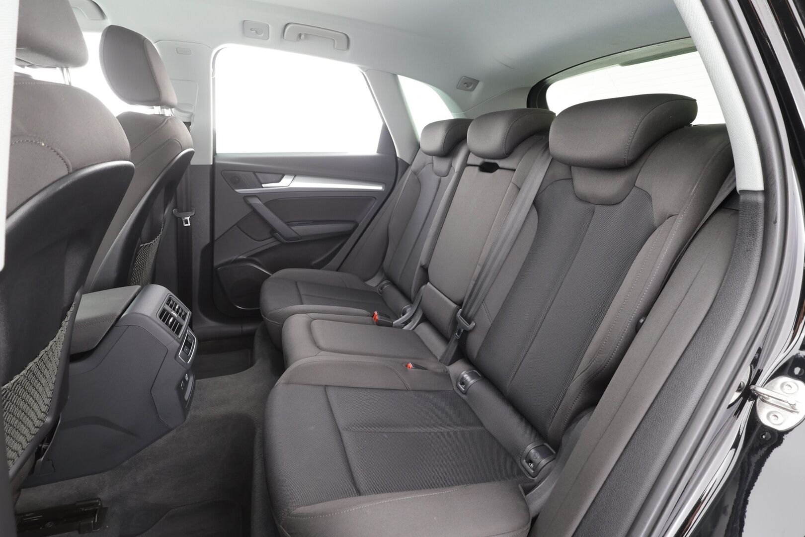 Audi Q5 2023 Progress 50 TFSI e 220 kW quattro S tronic - ACC | Koukku | LED | P.Kamera | Urheiluistuimet | Keyless | Apple&Android | SOH 98.7% 1.Om Suomi auto | Kahdet renkaat Audin alumiinivantein | Kot i& Kauppalaturi |