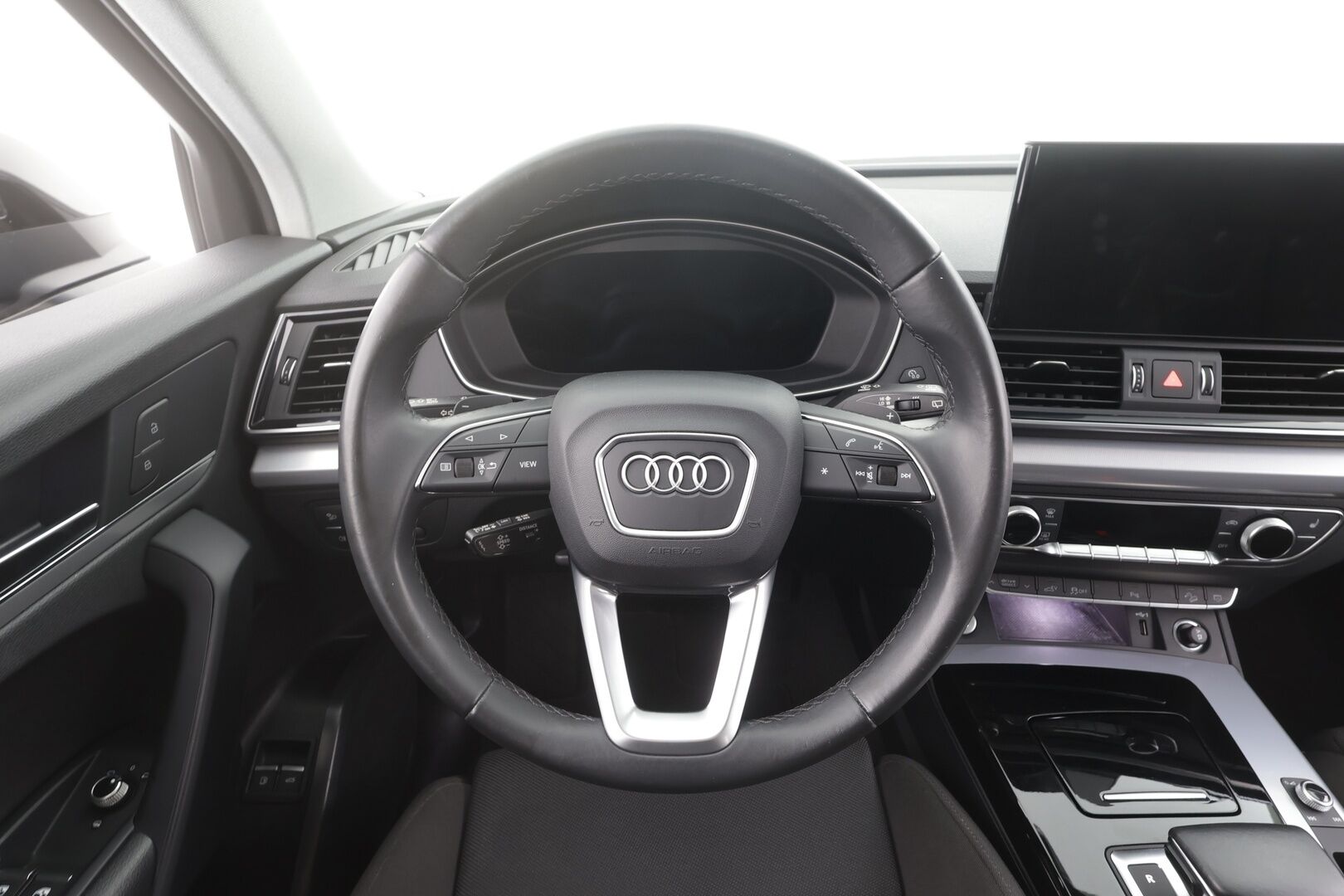 Audi Q5 2023 Progress 50 TFSI e 220 kW quattro S tronic - ACC | Koukku | LED | P.Kamera | Urheiluistuimet | Keyless | Apple&Android | SOH 98.7% 1.Om Suomi auto | Kahdet renkaat Audin alumiinivantein | Kot i& Kauppalaturi |