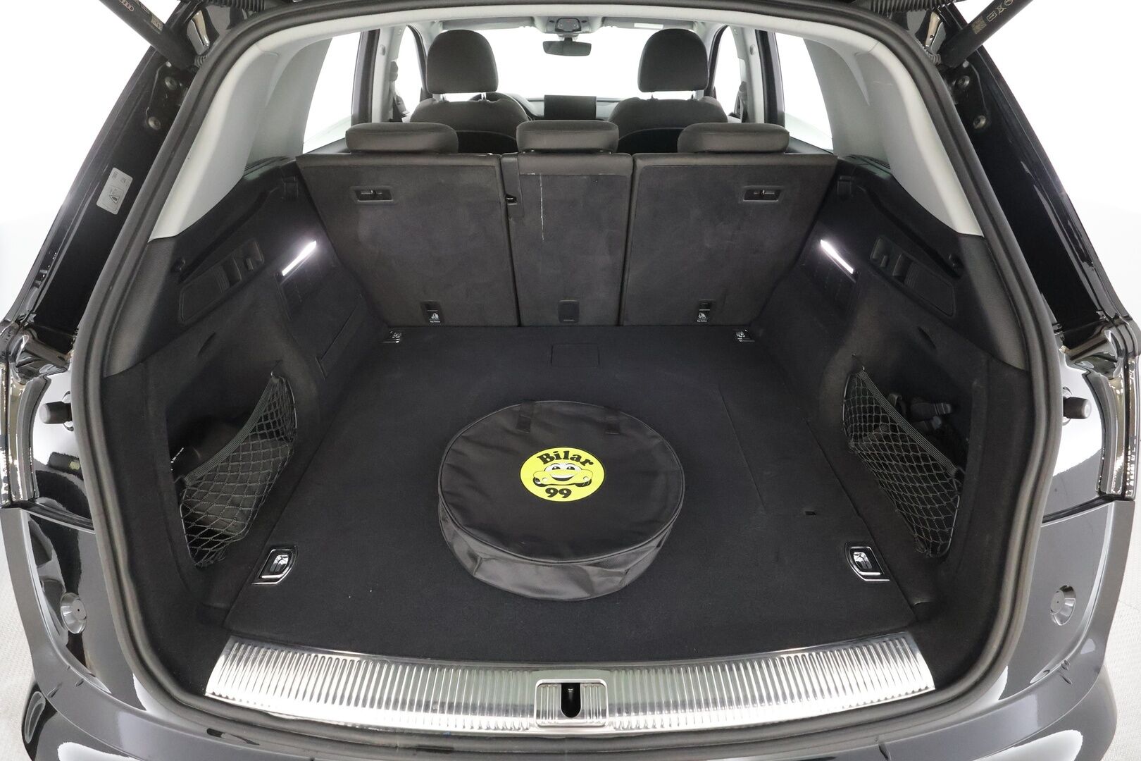 Audi Q5 2023 Progress 50 TFSI e 220 kW quattro S tronic - ACC | Koukku | LED | P.Kamera | Urheiluistuimet | Keyless | Apple&Android | SOH 98.7% 1.Om Suomi auto | Kahdet renkaat Audin alumiinivantein | Kot i& Kauppalaturi |