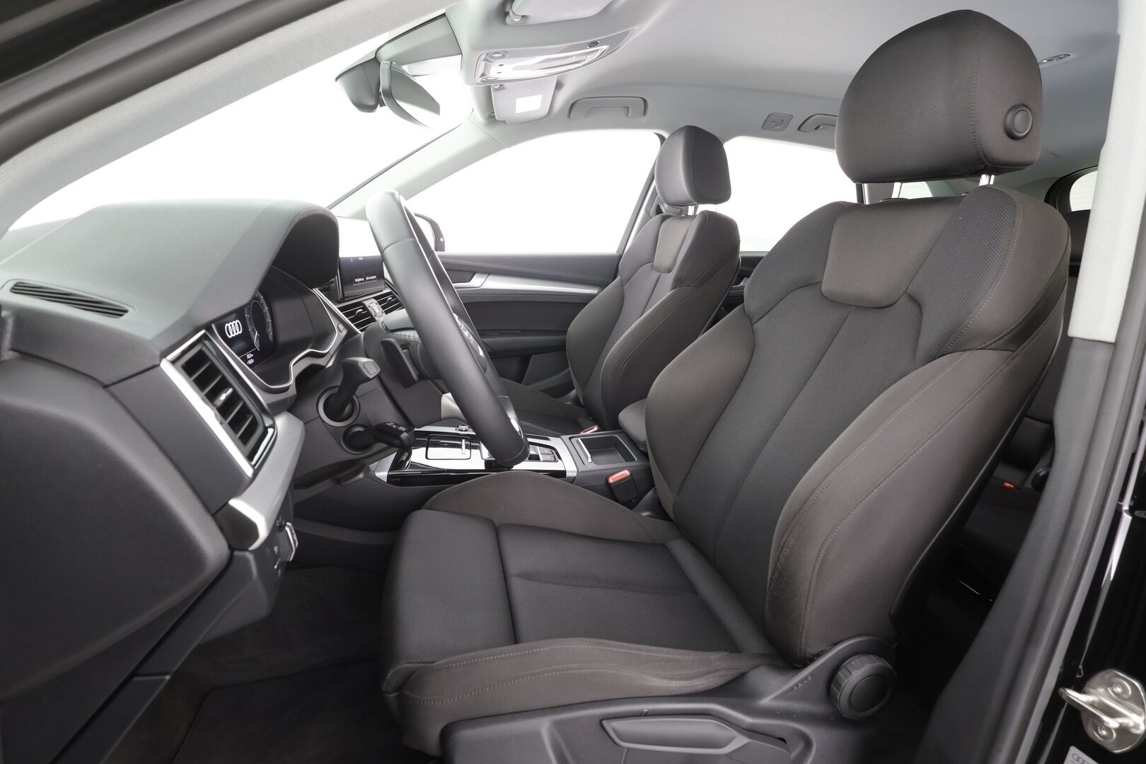 Audi Q5 2023 Progress 50 TFSI e 220 kW quattro S tronic - ACC | Koukku | LED | P.Kamera | Urheiluistuimet | Keyless | Apple&Android | SOH 98.7% 1.Om Suomi auto | Kahdet renkaat Audin alumiinivantein | Kot i& Kauppalaturi |
