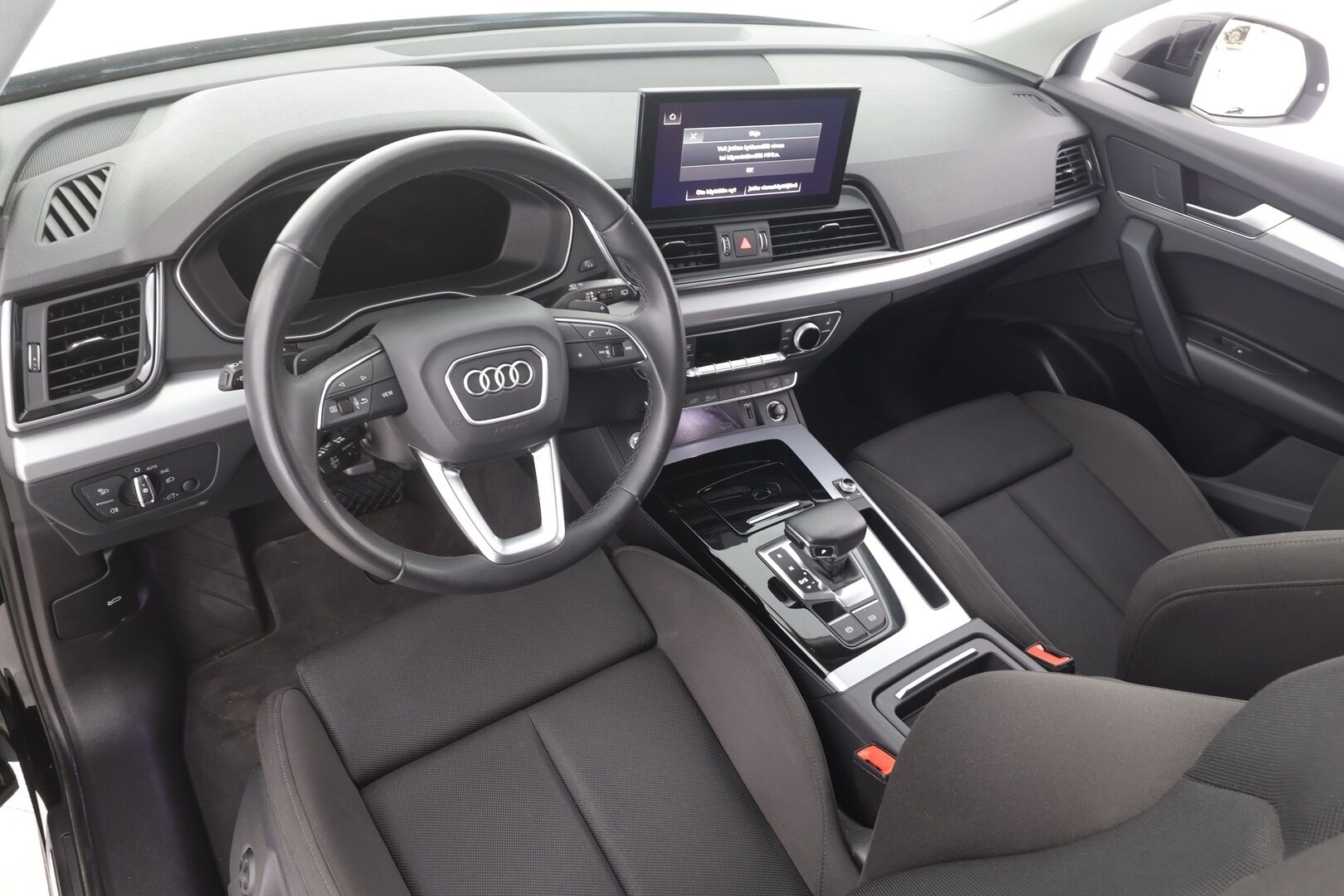 Audi Q5 2023 Progress 50 TFSI e 220 kW quattro S tronic - ACC | Koukku | LED | P.Kamera | Urheiluistuimet | Keyless | Apple&Android | SOH 98.7% 1.Om Suomi auto | Kahdet renkaat Audin alumiinivantein | Kot i& Kauppalaturi |