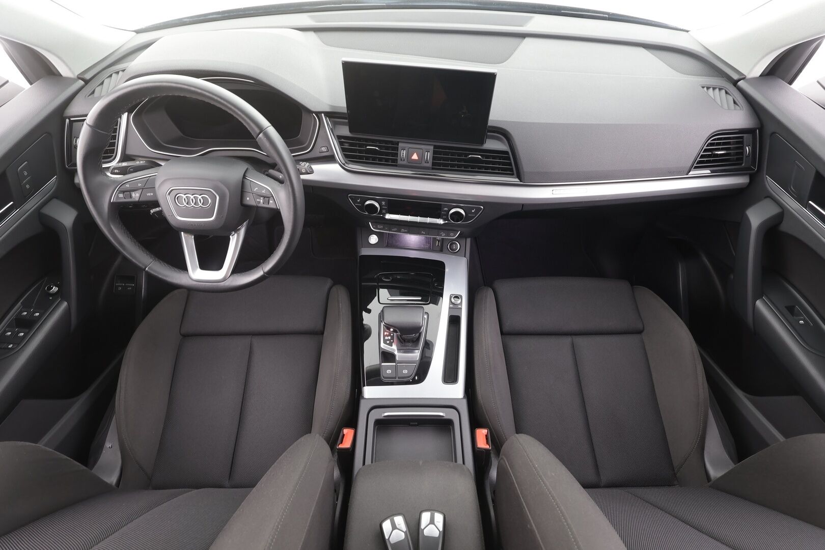 Audi Q5 2023 Progress 50 TFSI e 220 kW quattro S tronic - ACC | Koukku | LED | P.Kamera | Urheiluistuimet | Keyless | Apple&Android | SOH 98.7% 1.Om Suomi auto | Kahdet renkaat Audin alumiinivantein | Kot i& Kauppalaturi |