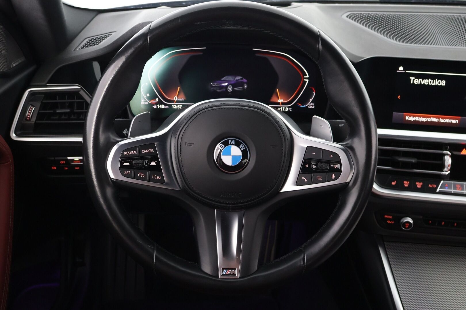 BMW 220 2022 d A G42 Coupé M-Sport * HUD / Adapt.Vakkari / Harman&Kardon / Vetokoukku / Vernasca Nahkasisusta / Adapt.LED - * Todella näyttävä harvinaisuus / 2x renkailla / Jäätävillä varusteilla *