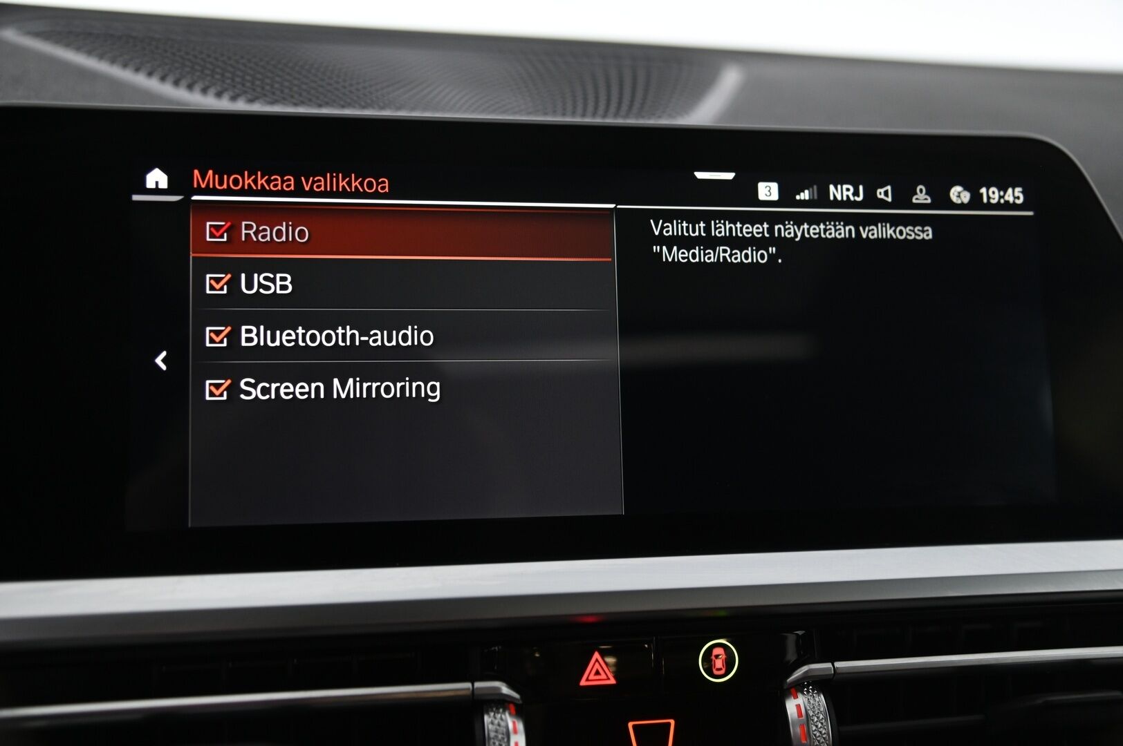 BMW 220 2022 d A G42 Coupé M-Sport * HUD / Adapt.Vakkari / Harman&Kardon / Vetokoukku / Vernasca Nahkasisusta / Adapt.LED - 3,99 % KORKOTARJOUS TÄHÄN AUTOON 30.9. ASTI! - * Todella näyttävä harvinaisuus / 2x renkailla / Jäätävillä varusteilla *