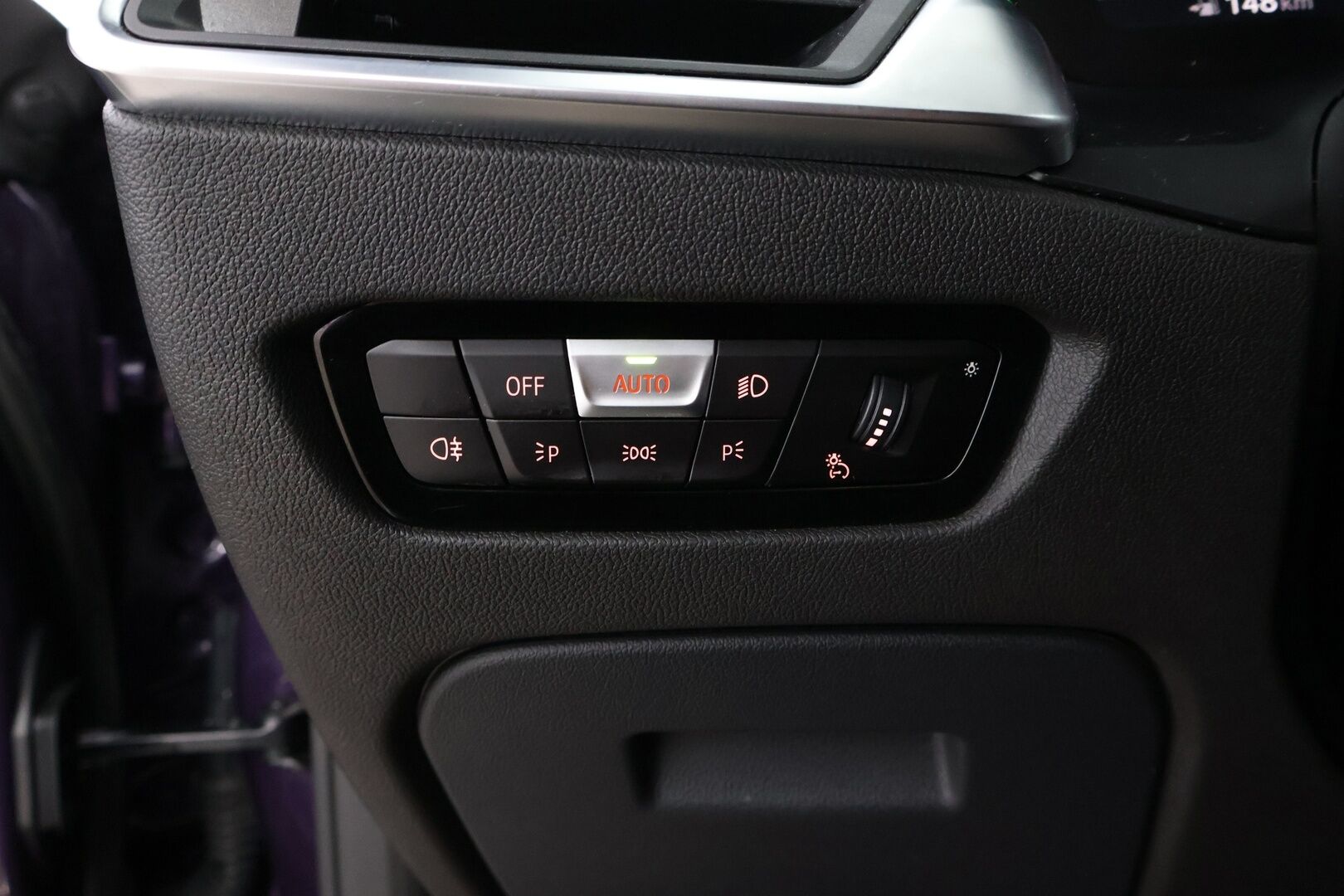 BMW 220 2022 d A G42 Coupé M-Sport * HUD / Adapt.Vakkari / Harman&Kardon / Vetokoukku / Vernasca Nahkasisusta / Adapt.LED - * Todella näyttävä harvinaisuus / 2x renkailla / Jäätävillä varusteilla *