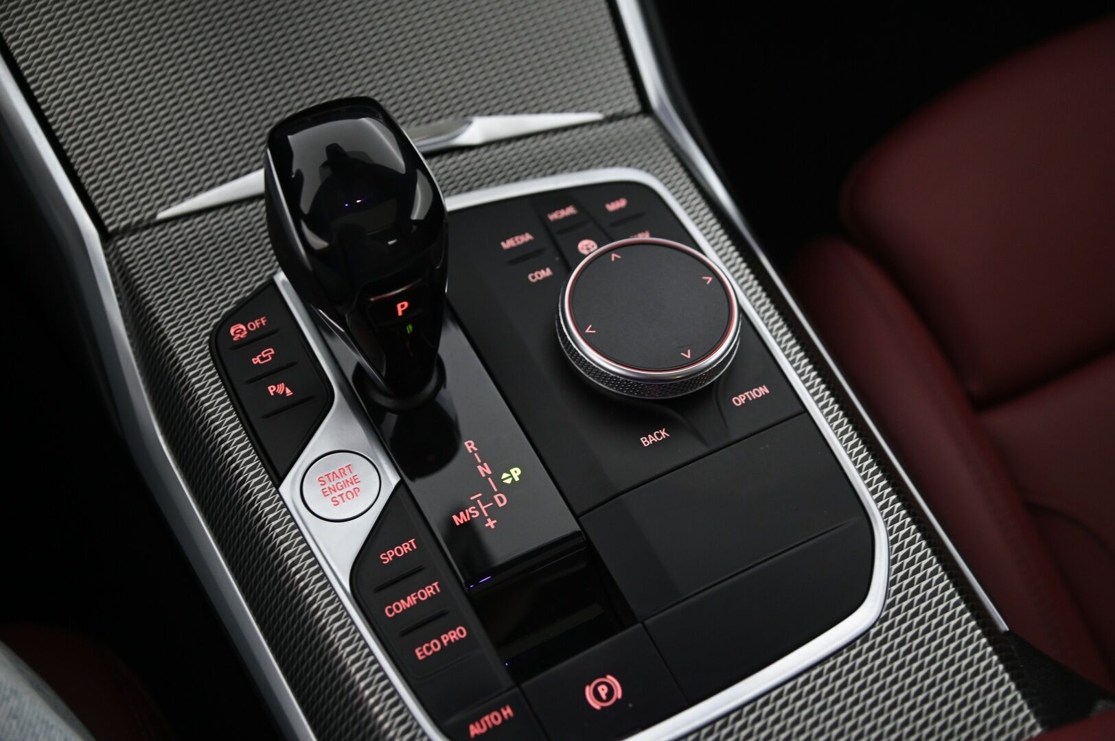 BMW 220 2022 d A G42 Coupé M-Sport * HUD / Adapt.Vakkari / Harman&Kardon / Vetokoukku / Vernasca Nahkasisusta / Adapt.LED - 3,99 % KORKOTARJOUS TÄHÄN AUTOON 30.9. ASTI! - * Todella näyttävä harvinaisuus / 2x renkailla / Jäätävillä varusteilla *
