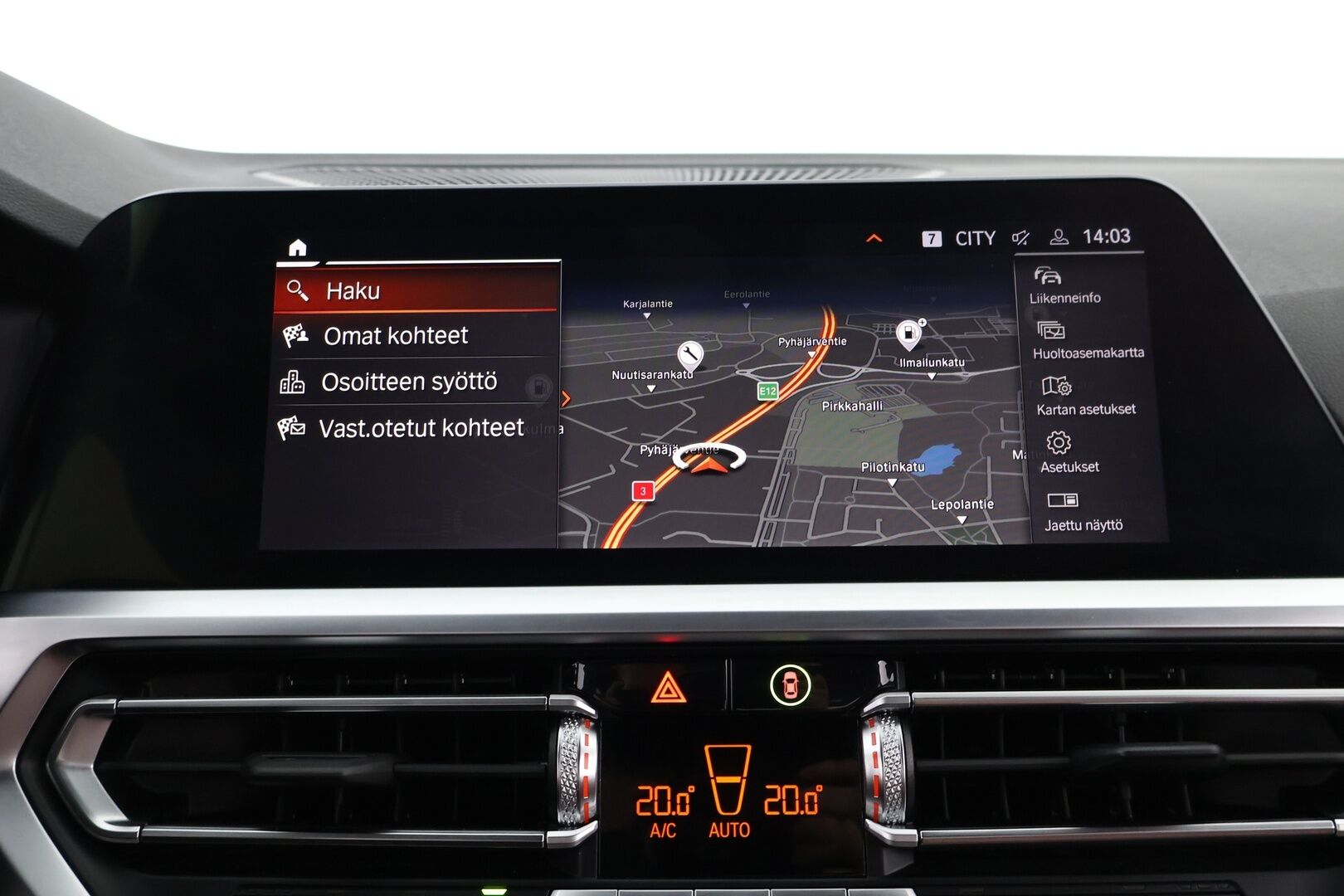 BMW 220 2022 d A G42 Coupé M-Sport * HUD / Adapt.Vakkari / Harman&Kardon / Vetokoukku / Vernasca Nahkasisusta / Adapt.LED - * Todella näyttävä harvinaisuus / 2x renkailla / Jäätävillä varusteilla *