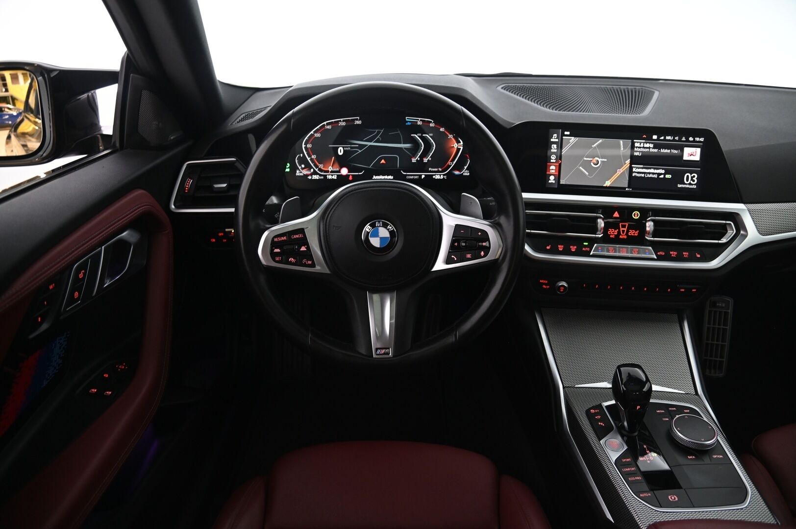 BMW 220 2022 d A G42 Coupé M-Sport * HUD / Kattoluukku / H&K / ACC / 360*Kamera * - 3,99 % KORKOTARJOUS TÄHÄN AUTOON - * Todella näyttävä harvinaisuus / 2x renkailla / Jäätävillä varusteilla *