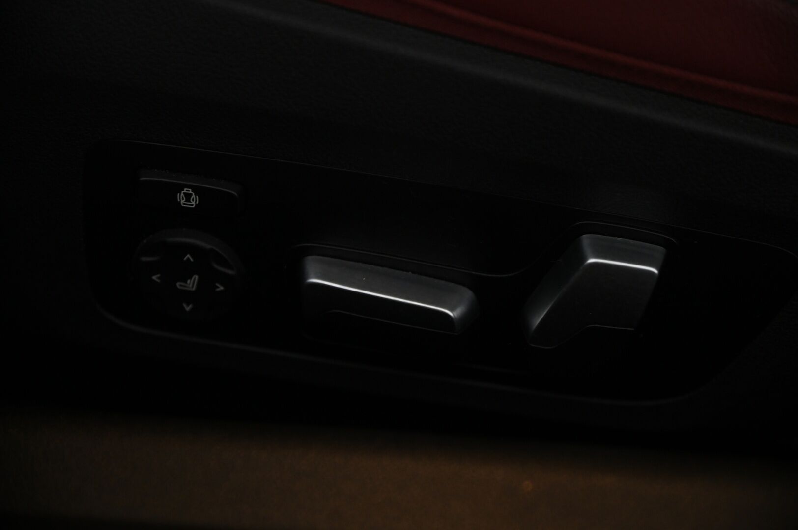 BMW 220 2022 d A G42 Coupé M-Sport * HUD / Adapt.Vakkari / Harman&Kardon / Vetokoukku / Vernasca Nahkasisusta / Adapt.LED - 3,99 % KORKOTARJOUS TÄHÄN AUTOON 30.9. ASTI! - * Todella näyttävä harvinaisuus / 2x renkailla / Jäätävillä varusteilla *