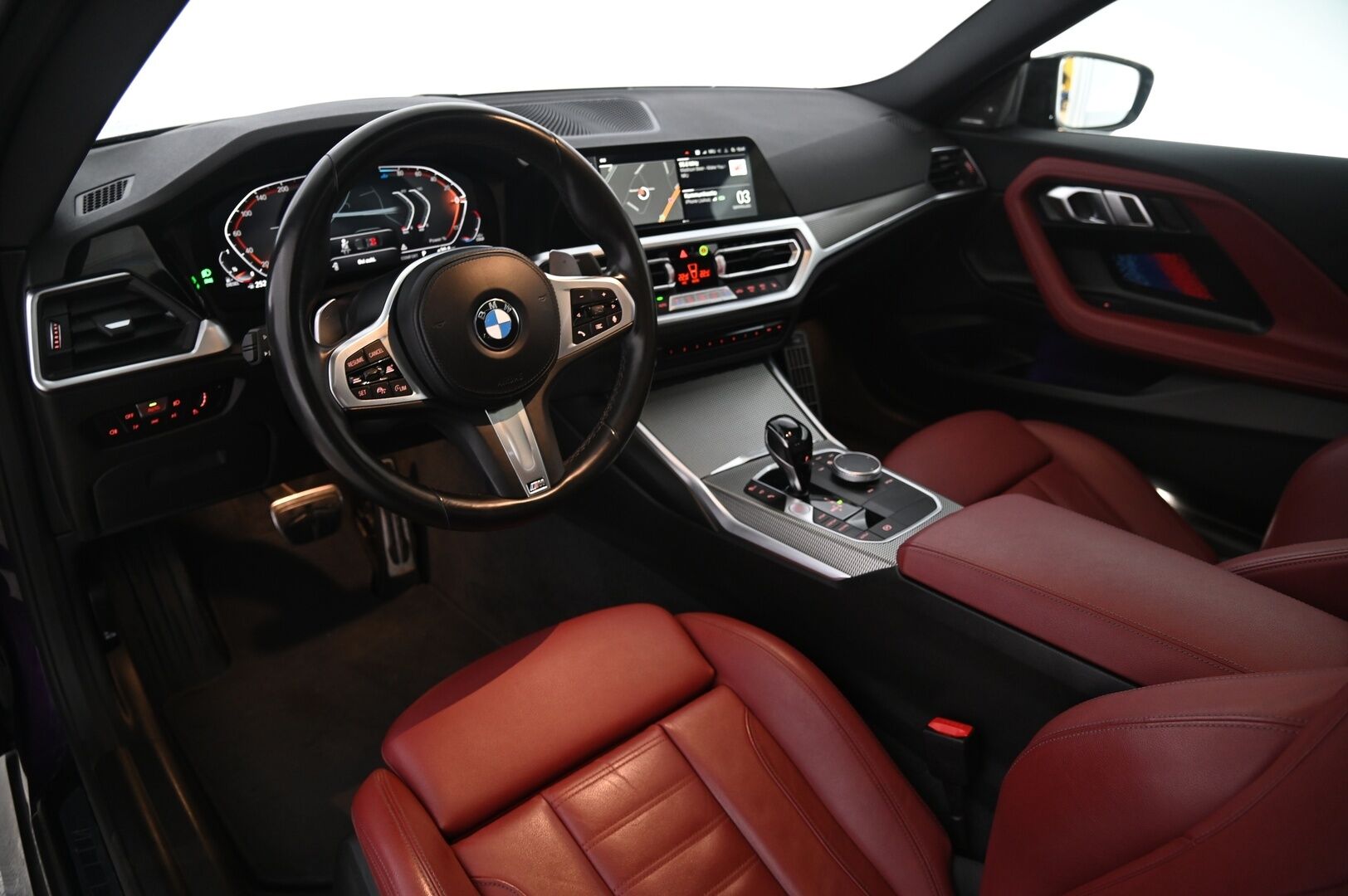 BMW 220 2022 d A G42 Coupé M-Sport * HUD / Kattoluukku / H&K / ACC / 360*Kamera * - 3,99 % KORKOTARJOUS TÄHÄN AUTOON - * Todella näyttävä harvinaisuus / 2x renkailla / Jäätävillä varusteilla *