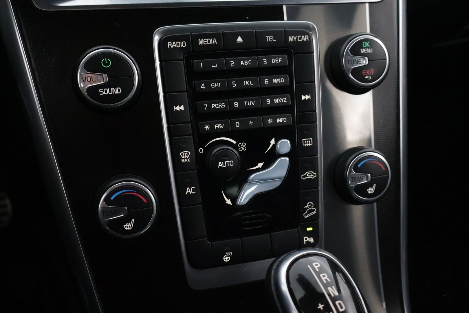Volvo XC60 2014 D5 AWD aut R-Design Polestar - Digimittari / Webasto / Koukku / Nahat