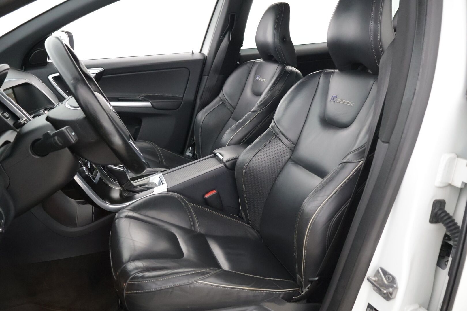 Volvo XC60 2014 D5 AWD aut R-Design Polestar - Digimittari / Webasto / Koukku / Nahat