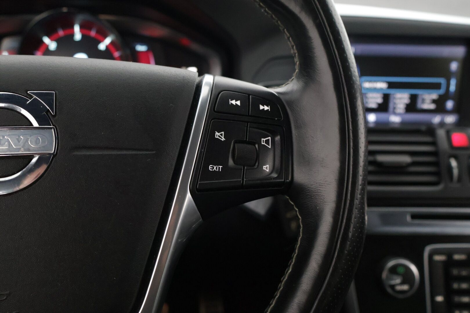 Volvo XC60 2014 D5 AWD aut R-Design Polestar - Digimittari / Webasto / Koukku / Nahat