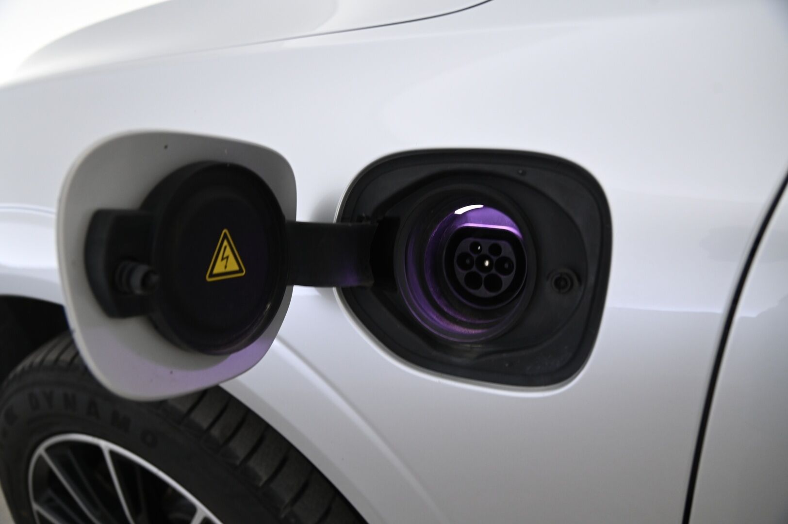 Volvo XC60 2018 T8 AWD R-Design aut **ACC  / Pilot assist / Panorama / Keyless / S.Koukku** - Särmä huoltohistoria! / Hieno kuntoinen! / Akku kuntotarkastettu