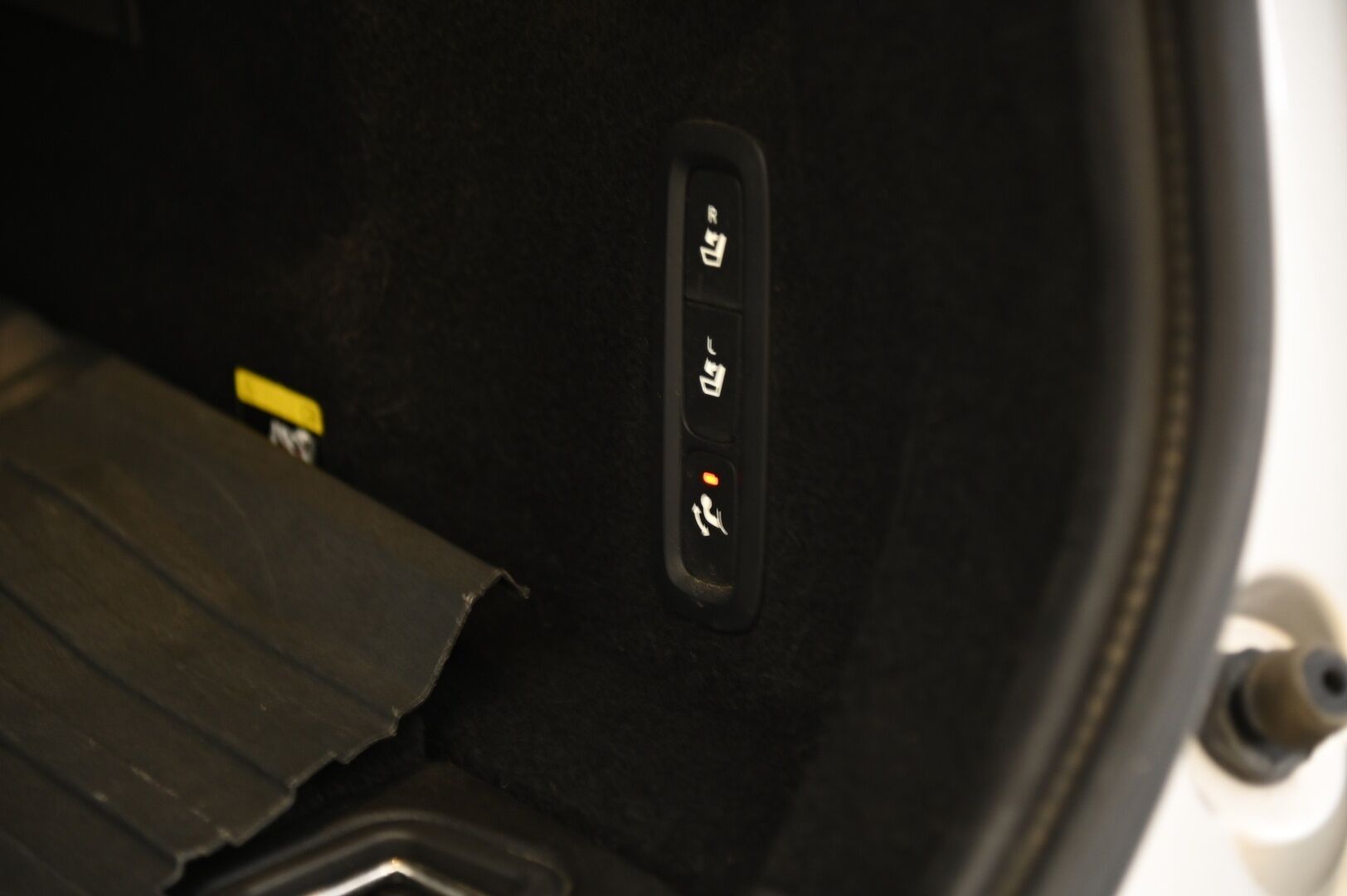 Volvo XC60 2018 T8 AWD R-Design aut **ACC  / Pilot assist / Panorama / Keyless / S.Koukku** - Särmä huoltohistoria! / Hieno kuntoinen! / Akku kuntotarkastettu