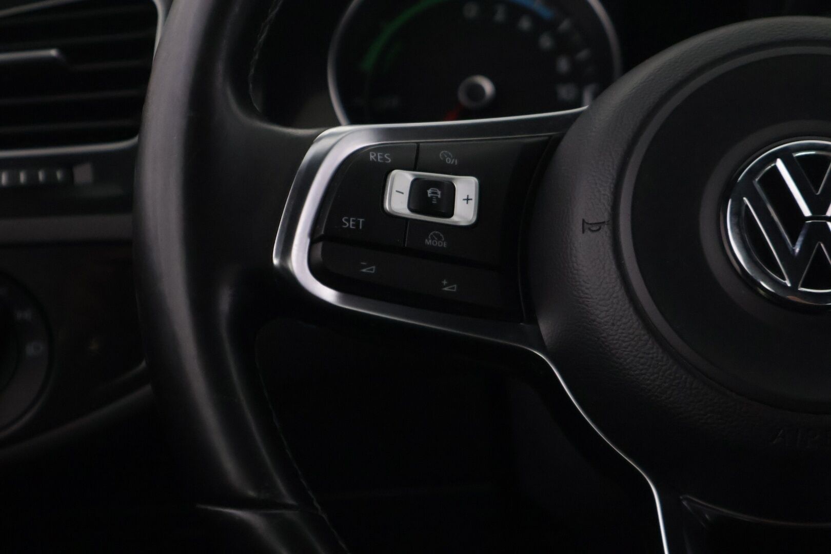 VOLKSWAGEN GOLF 2015 GTE Plug-In Hybrid 150kW - *ACC | Navigointi | LED-ajovalot | Front assist | Kattavasti huollettu | 2x Renkaat & Vanteet*