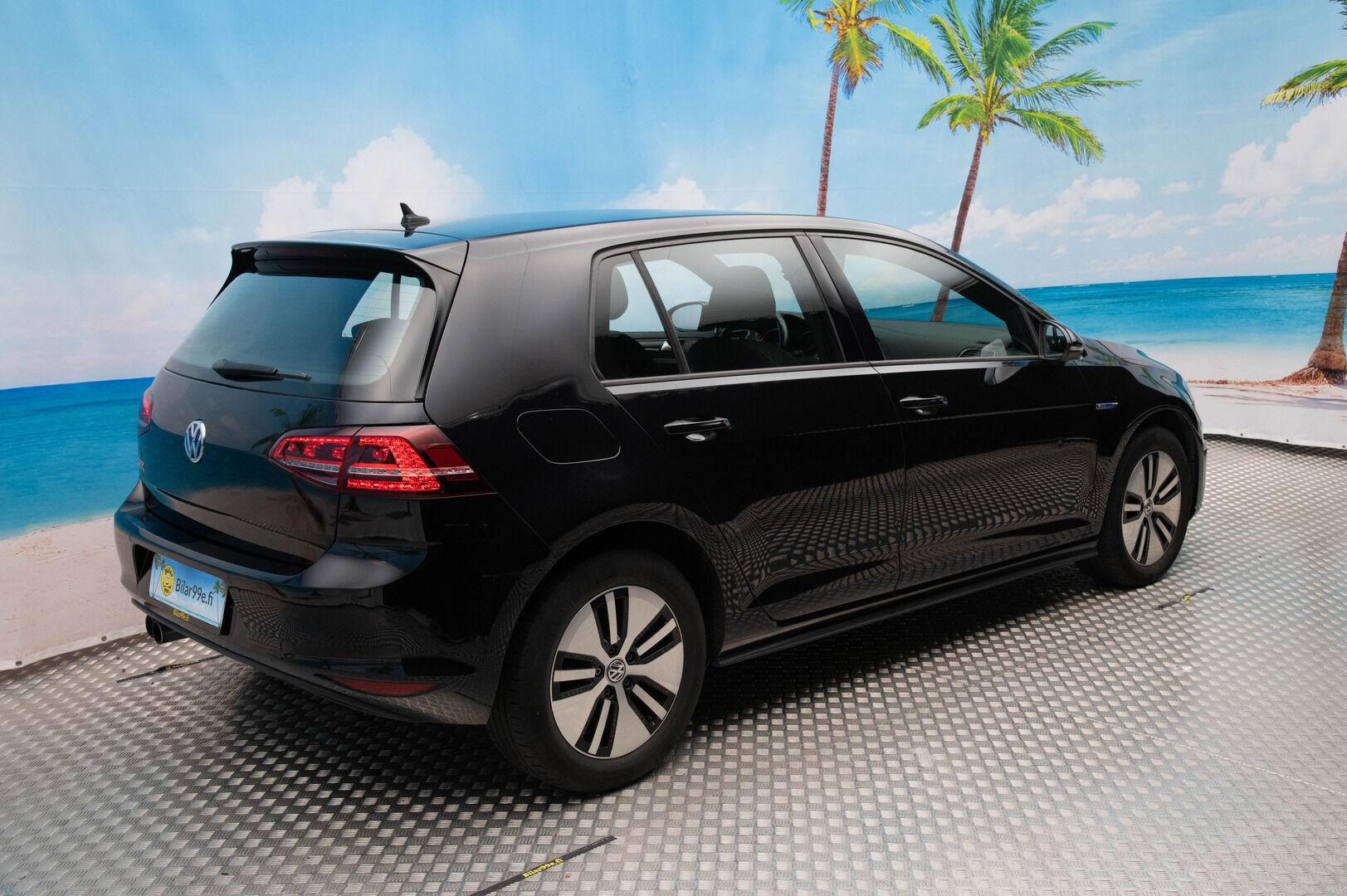 VOLKSWAGEN GOLF 2015 GTE Plug-In Hybrid 150kW - *ACC | Navigointi | LED-ajovalot | Front assist | Kattavasti huollettu | 2x Renkaat & Vanteet*