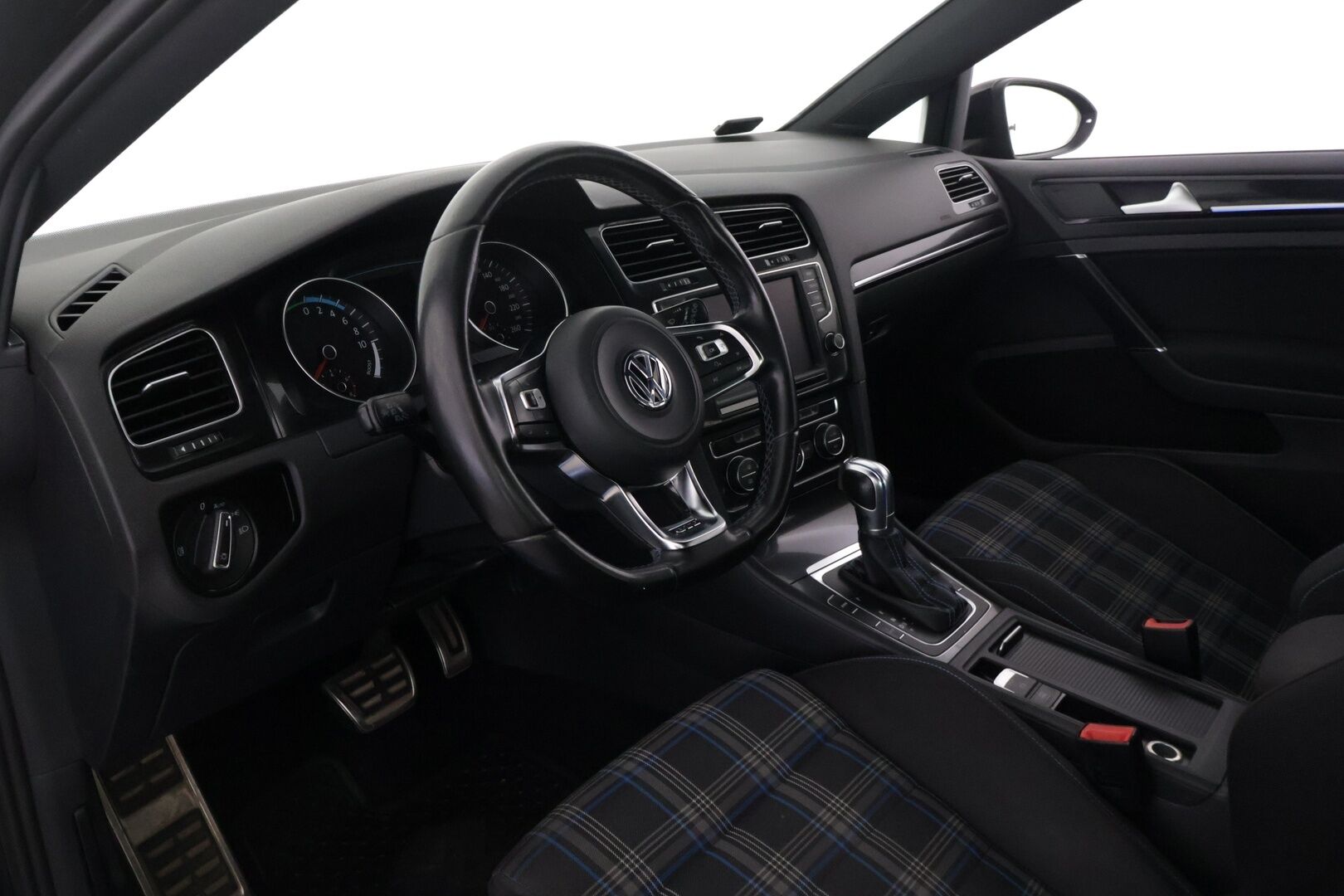 VOLKSWAGEN GOLF 2015 GTE Plug-In Hybrid 150kW - *ACC | Navigointi | LED-ajovalot | Front assist | Kattavasti huollettu | 2x Renkaat & Vanteet*