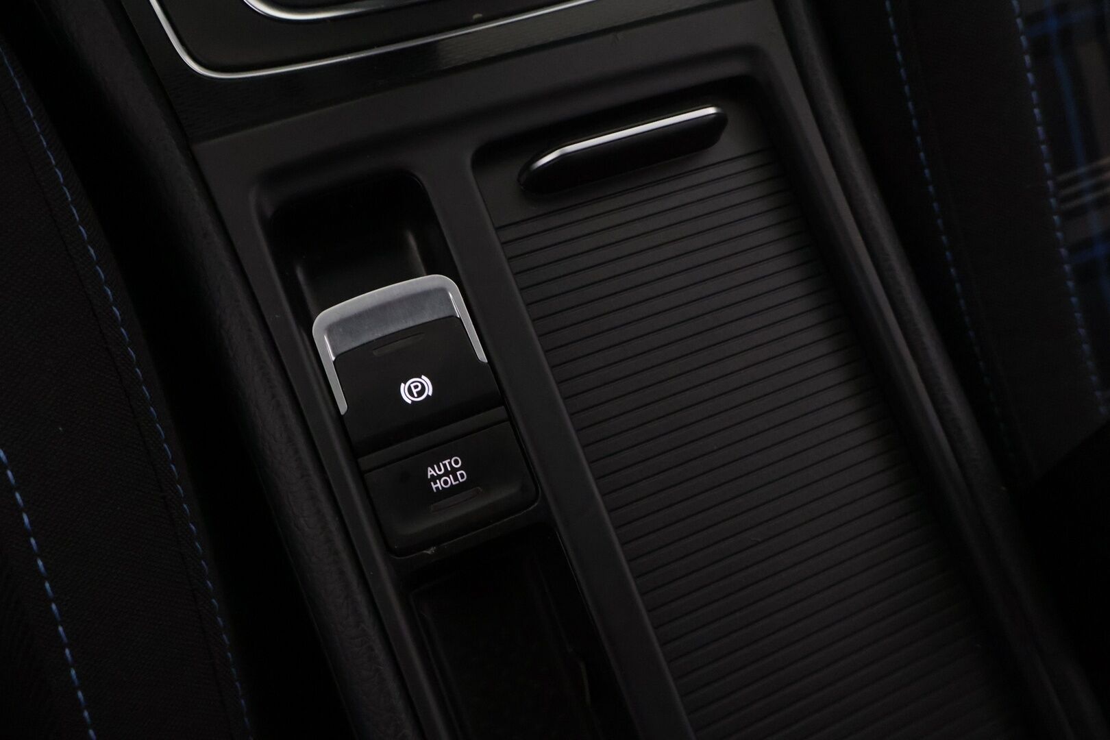 VOLKSWAGEN GOLF 2015 GTE Plug-In Hybrid 150kW - *ACC | Navigointi | LED-ajovalot | Front assist | Kattavasti huollettu | 2x Renkaat & Vanteet*