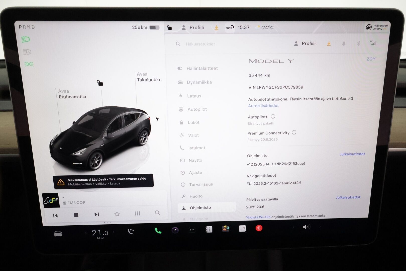 Tesla Model Y 2023 RWD **Lasikatto / Lämpöpumppu / Koukku / Adapt.Vakkari / Matrix-LED / P.Kamera / Muistipenkki / Premium Audio / Navi** - 3,99 % KORKOTARJOUS TÄHÄN AUTOON - Suomi-auto / 2x Latauskaapelit / Kahdet Renkaat 