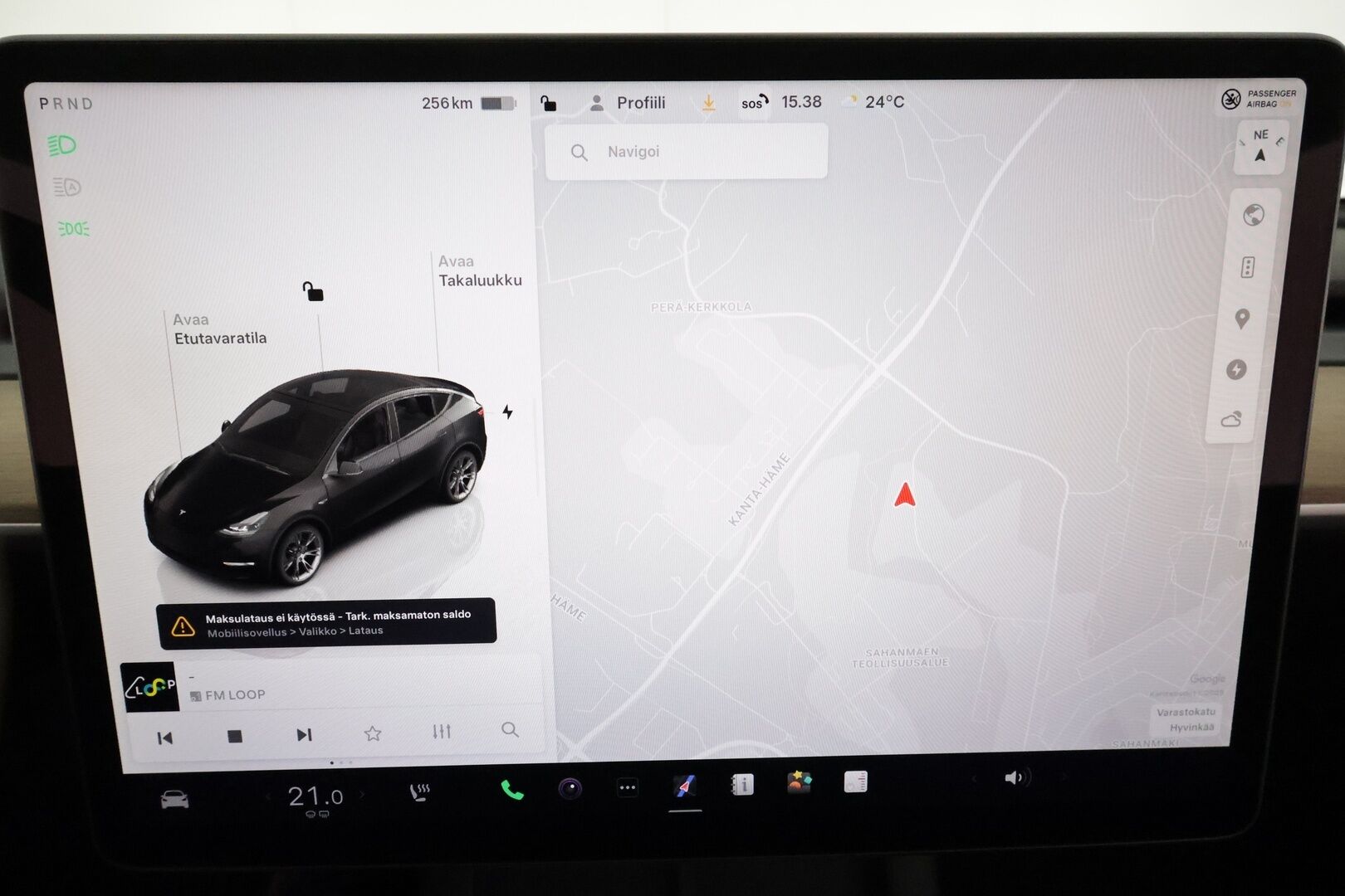 Tesla Model Y 2023 RWD **Lasikatto / Lämpöpumppu / Koukku / Adapt.Vakkari / Matrix-LED / P.Kamera / Muistipenkki / Premium Audio / Navi** - 3,99 % KORKOTARJOUS TÄHÄN AUTOON - Suomi-auto / 2x Latauskaapelit / Kahdet Renkaat 