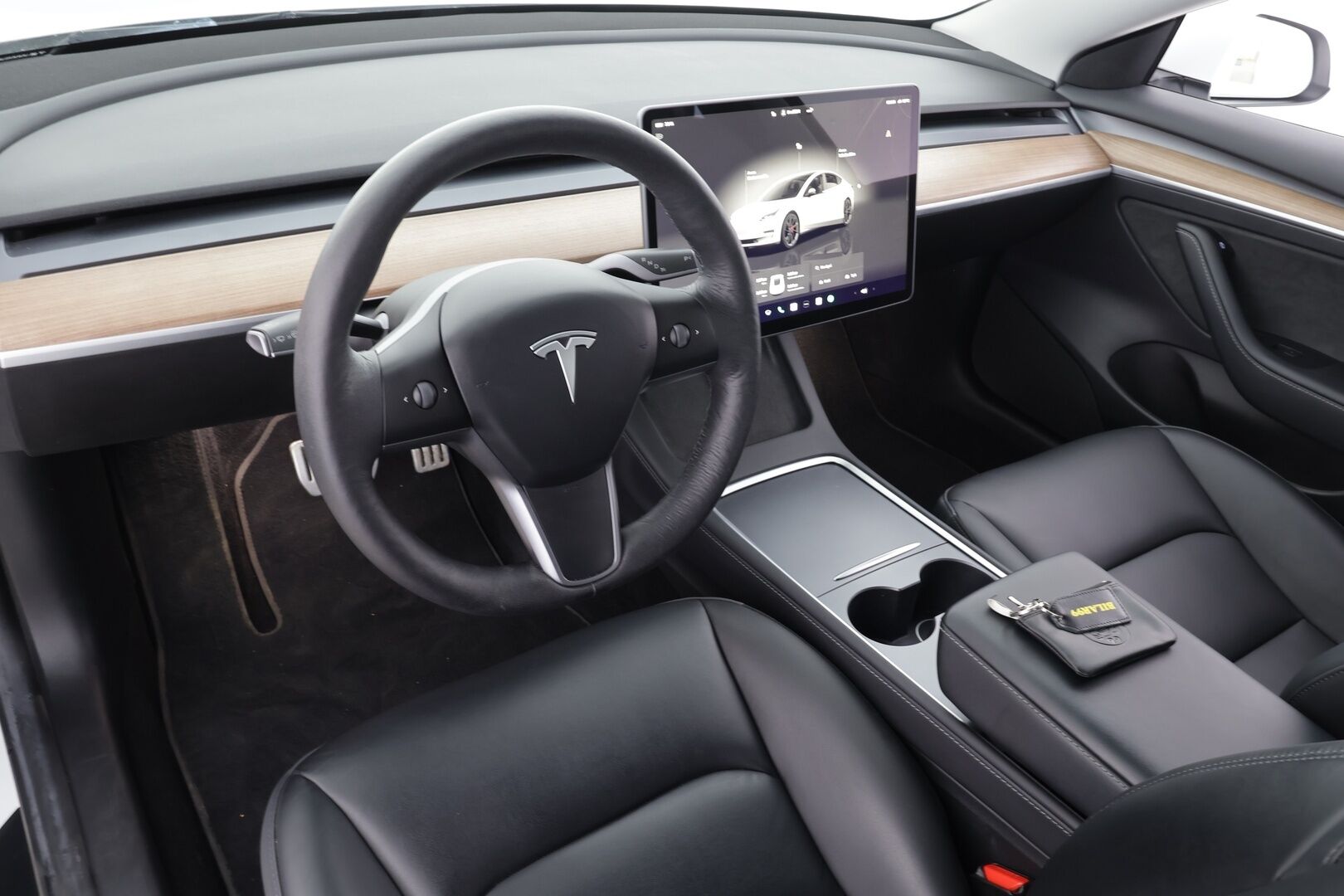 Tesla Model 3 2023 Performance * Lasikatto / ILP / ACC / Matrix-LED / P.Kamera / Muistipenkki / Premium Audio / Navi / Kaistavahti * - 1-om Suomi-auto / Akku kuntotarkastettu / Kahdet renkaat - HULLU BLACKWEEK KORKOTARJOUS 2,49%