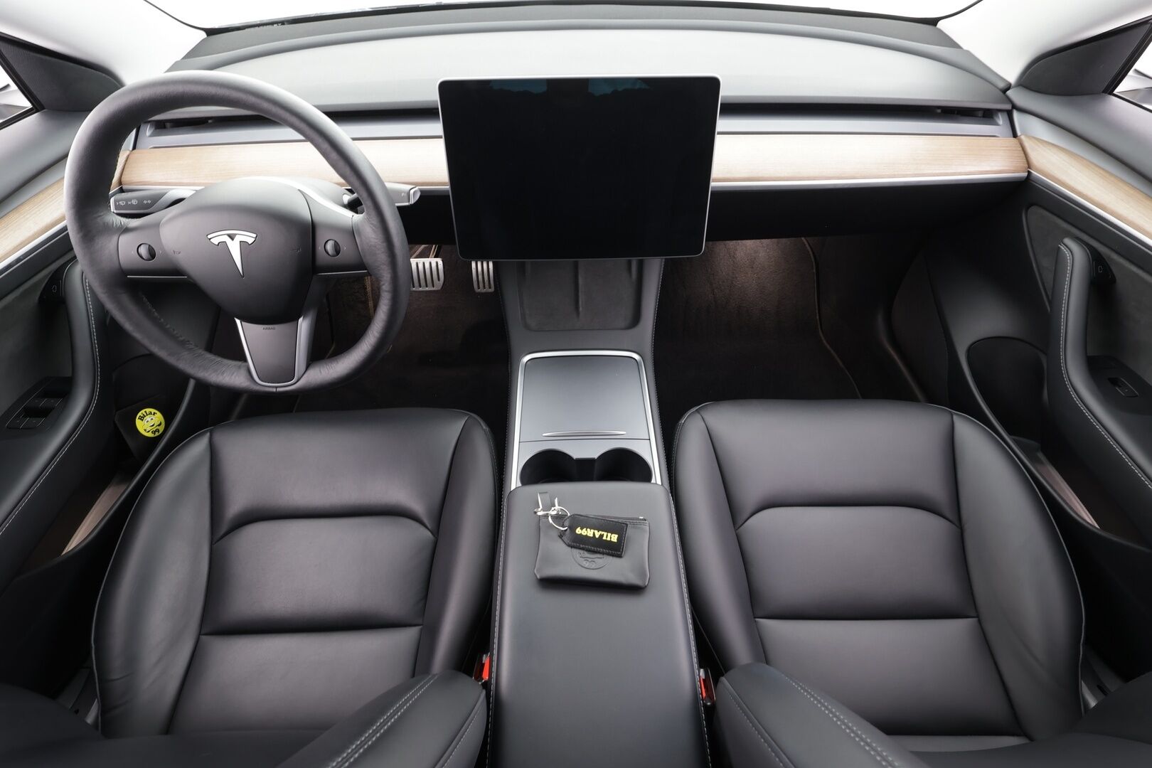 Tesla Model 3 2023 Performance * Lasikatto / ILP / ACC / Matrix-LED / P.Kamera / Muistipenkki / Premium Audio / Navi / Kaistavahti * - 1-om Suomi-auto / 2x vanteet / Akku kuntotarkastettu 