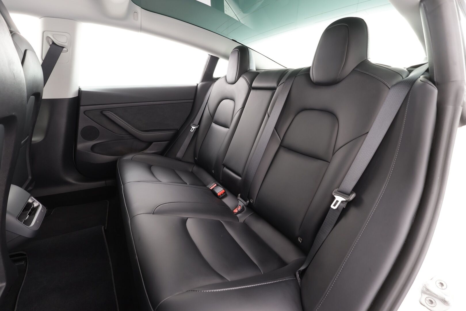 Tesla Model 3 2023 Performance * Lasikatto / ILP / ACC / Matrix-LED / P.Kamera / Muistipenkki / Premium Audio / Navi / Kaistavahti * - 1-om Suomi-auto / Akku kuntotarkastettu / Kahdet renkaat - HULLU BLACKWEEK KORKOTARJOUS 2,49%