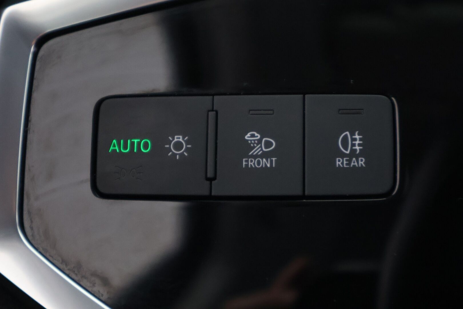 Audi Q3 2021 45 TFSI e 180 kW S tronic Business *Vakkari / Bang & Olufsen-äänentoisto / Digimittaristo / Koukku* - *2x Renkaat & Vanteet / Kattavasti huollettu* - HULLUT AVAJAISHULINAT KORKOTARJOUS 3,29 %