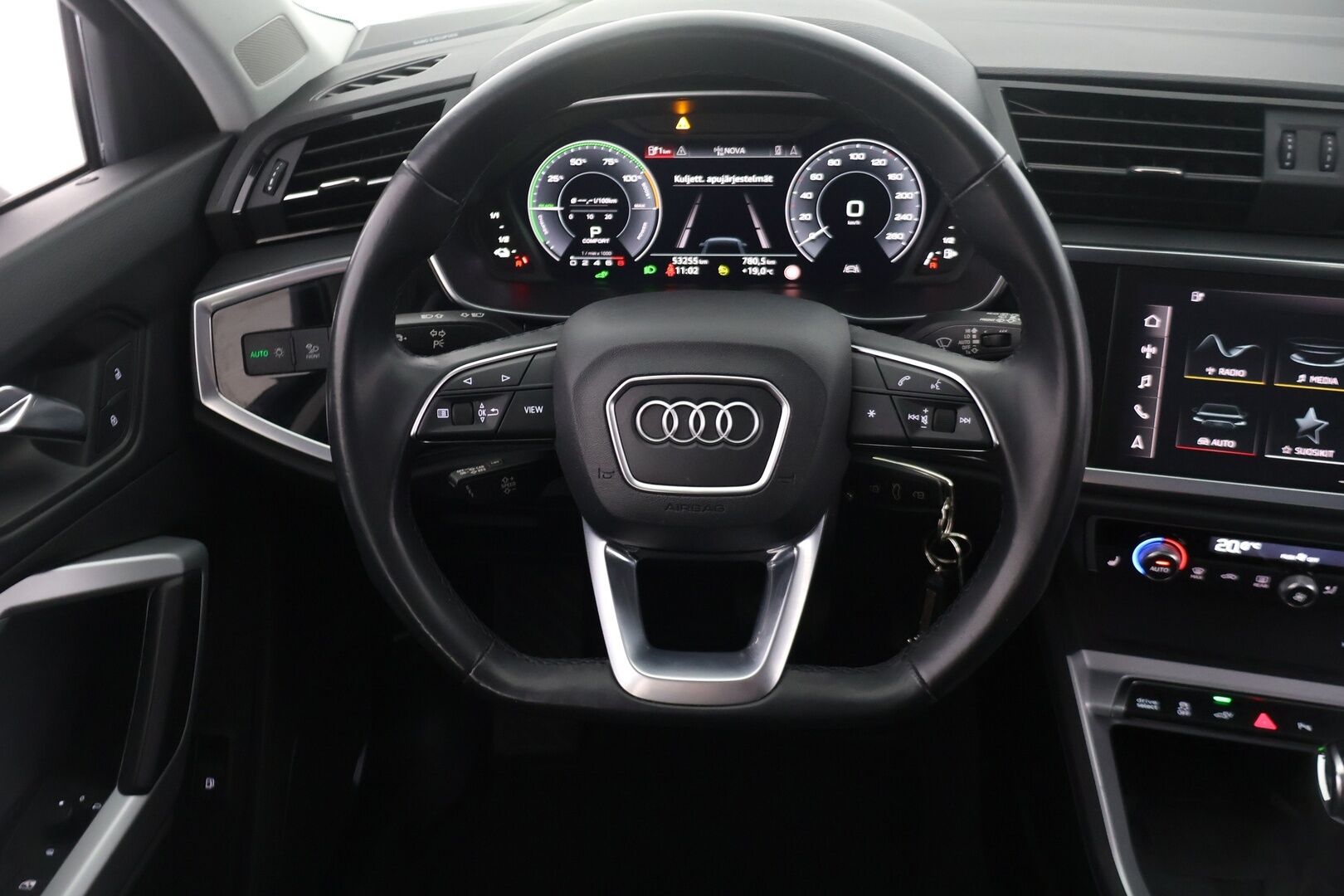 Audi Q3 2021 45 TFSI e 180 kW S tronic Business *Vakkari / Bang & Olufsen-äänentoisto / Digimittaristo / Koukku* - *2x Renkaat & Vanteet / Kattavasti huollettu* - HULLUT AVAJAISHULINAT KORKOTARJOUS 3,29 %