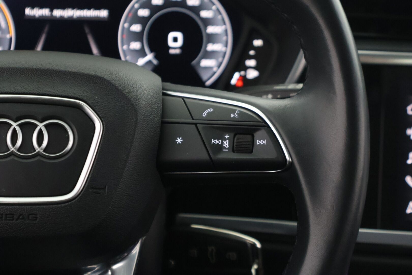 Audi Q3 2021 45 TFSI e 180 kW S tronic Business *Vakkari / Bang & Olufsen-äänentoisto / Digimittaristo / Koukku* - *2x Renkaat & Vanteet / Kattavasti huollettu* - HULLUT AVAJAISHULINAT KORKOTARJOUS 3,29 %