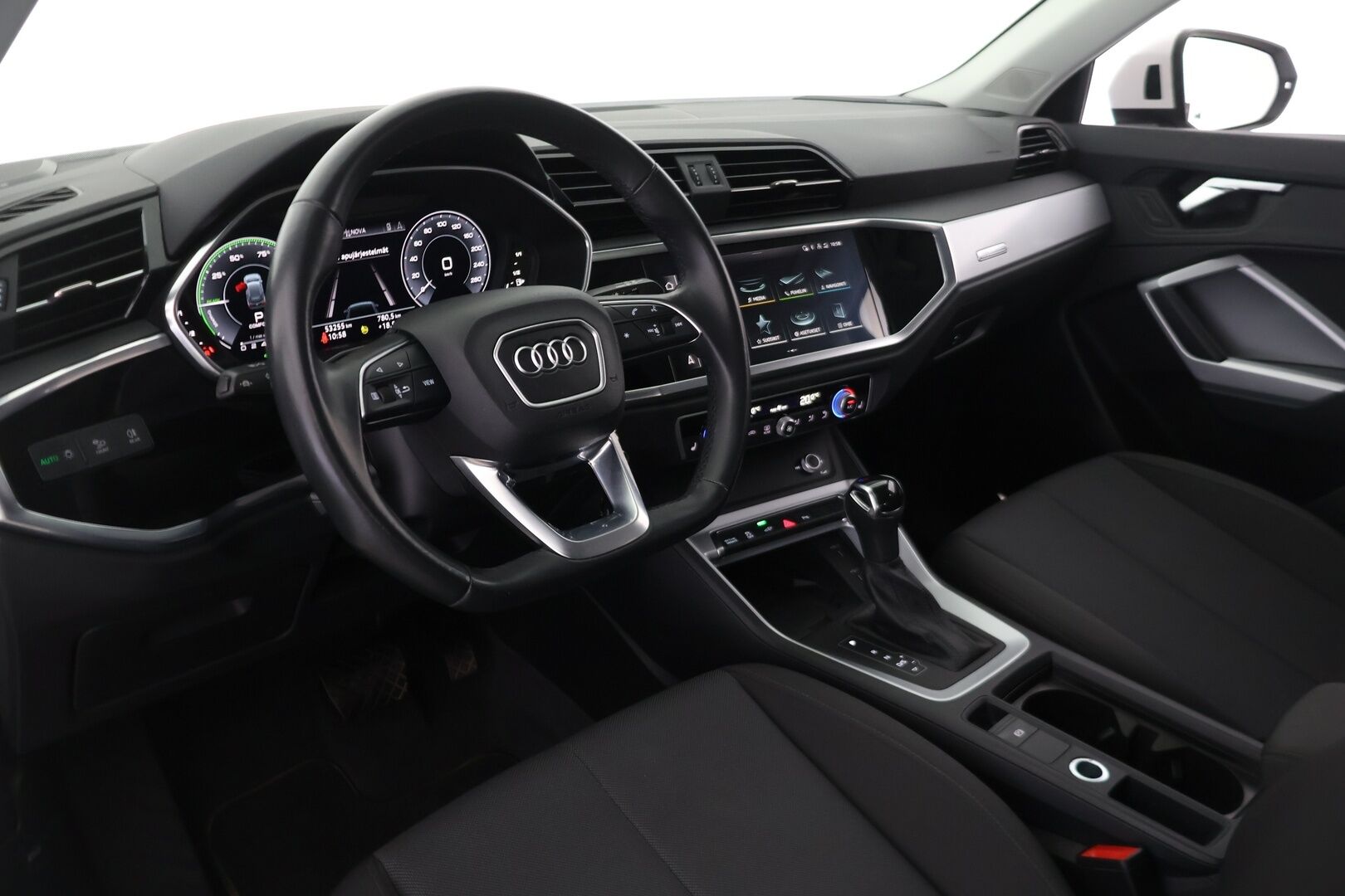 Audi Q3 2021 45 TFSI e 180 kW S tronic Business *Vakkari / Bang & Olufsen-äänentoisto / Digimittaristo / Koukku* - *2x Renkaat & Vanteet / Kattavasti huollettu* - HULLUT AVAJAISHULINAT KORKOTARJOUS 3,29 %