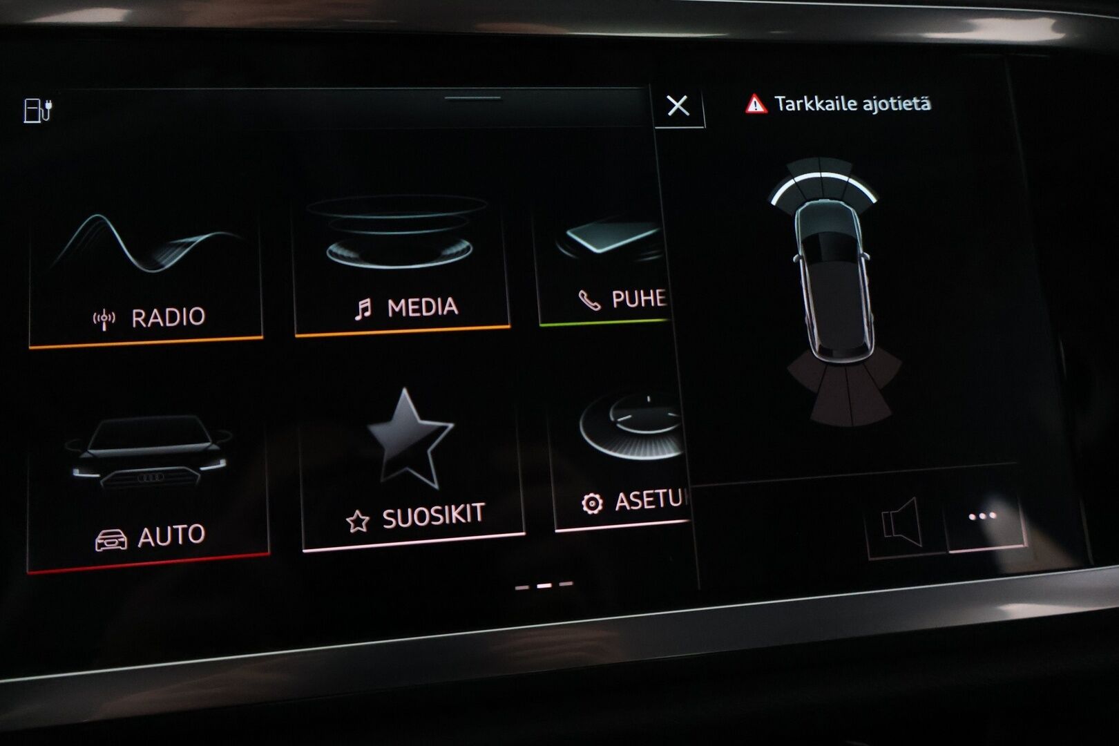 Audi Q3 2021 45 TFSI e 180 kW S tronic Business *Vakkari / Bang & Olufsen-äänentoisto / Digimittaristo / Koukku* - *2x Renkaat & Vanteet / Kattavasti huollettu* - HULLUT AVAJAISHULINAT KORKOTARJOUS 3,29 %