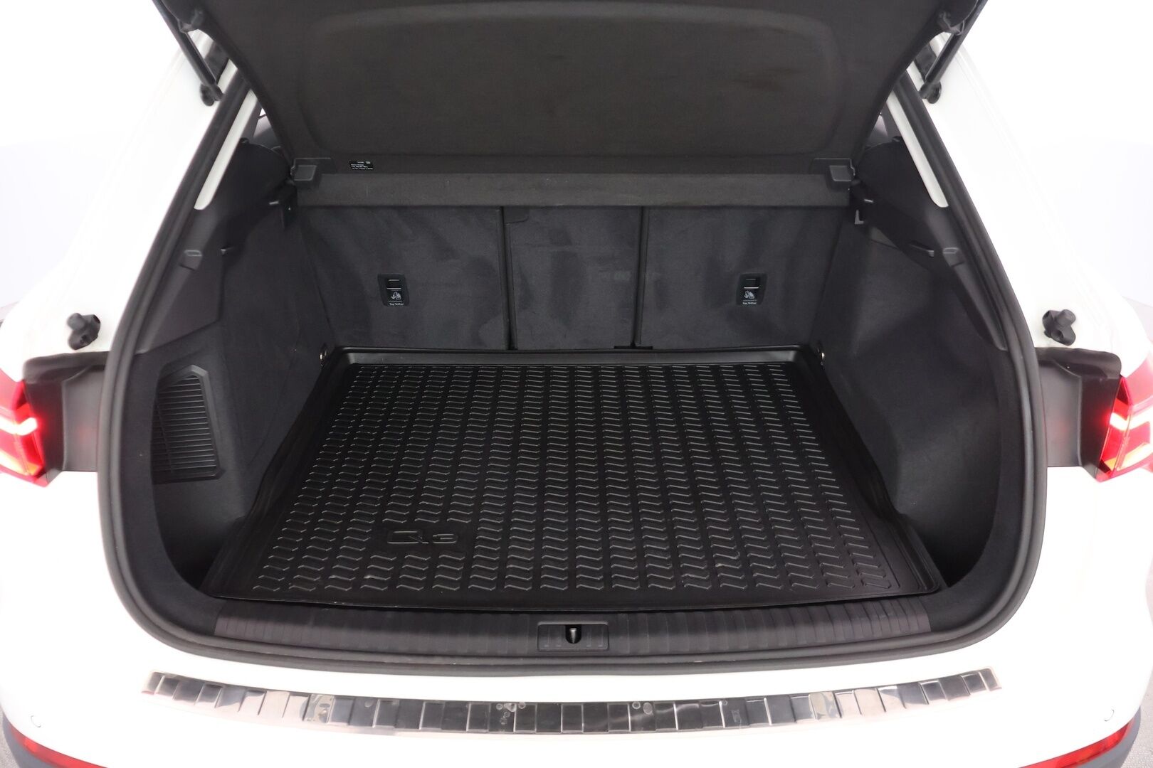 Audi Q3 2021 45 TFSI e 180 kW S tronic Business *Vakkari / Bang & Olufsen-äänentoisto / Digimittaristo / Koukku* - *2x Renkaat & Vanteet / Kattavasti huollettu* - HULLUT AVAJAISHULINAT KORKOTARJOUS 3,29 %