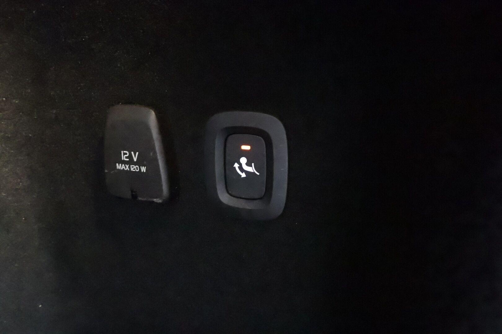 Volvo V60 2023 B3 MHEV Business Core DCT aut * ACC / P.kamera / Full LED / Koukku / Webasto / Vaaleat nahat / BLIS / KeylessGo / Facelift * - 1.Om Suomi-auto / Kahdet renkaat aluvanteilla / Merkkihuollettu