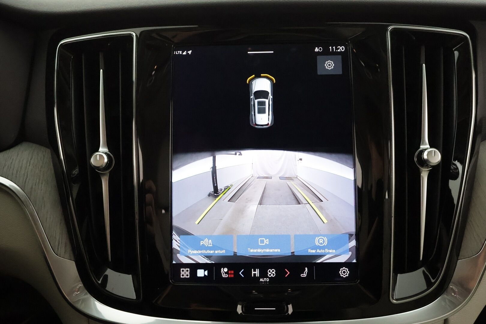 Volvo V60 2023 B3 MHEV Business Core DCT aut * ACC / P.kamera / Full LED / Koukku / Webasto / Vaaleat nahat / BLIS / KeylessGo / Facelift * - 1.Om Suomi-auto / Kahdet renkaat aluvanteilla / Merkkihuollettu