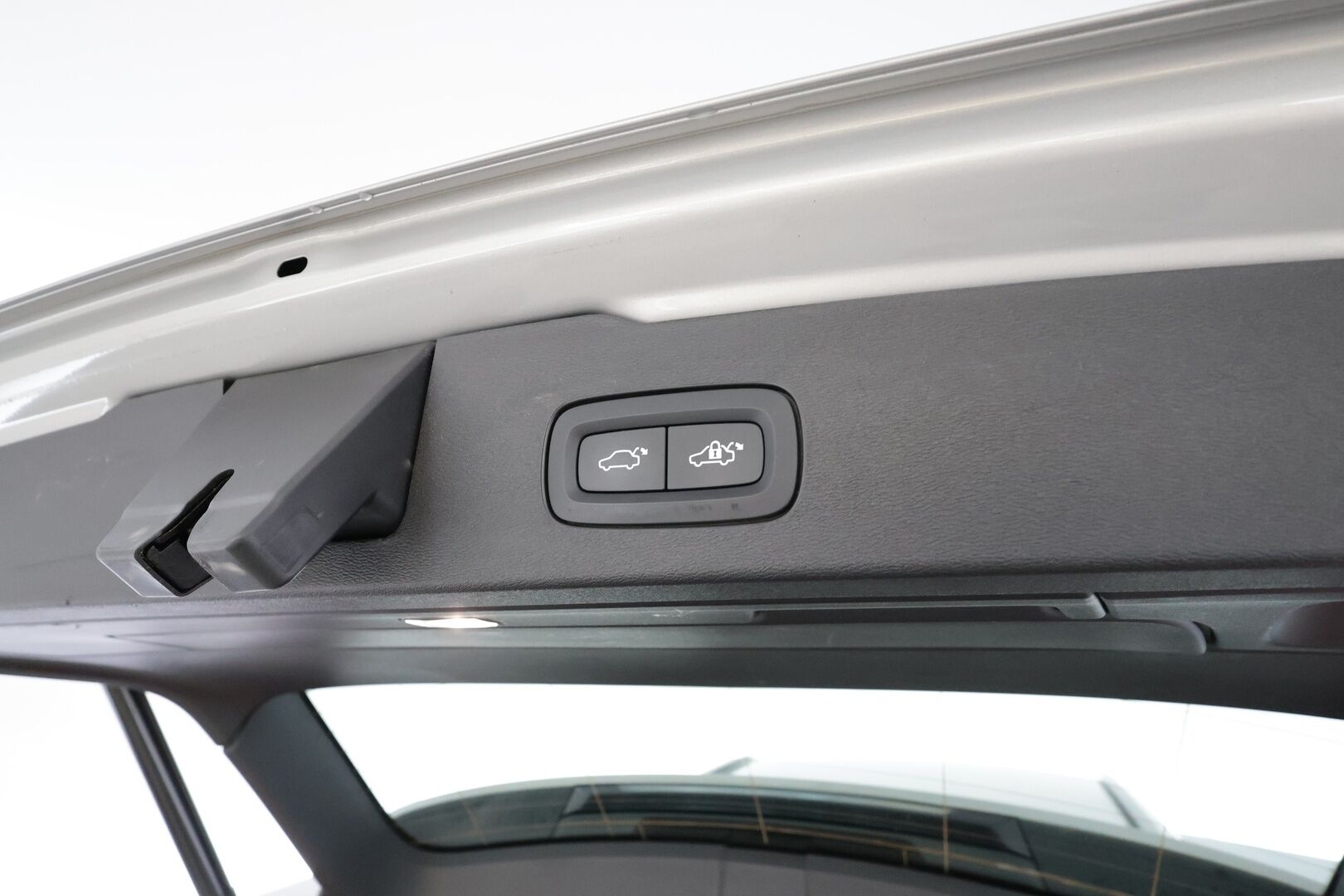 Volvo V60 2023 T8 AWD Long Range High Performance Plus Dark aut - | ACC | Sporttipenkit muistilla | Full-LED Active | Pilot Assist | BLIS | Puolinahat | Keyless | P.kamera | Lämm. ratti | 2x renkaat aluin | 1-om suomiauto |