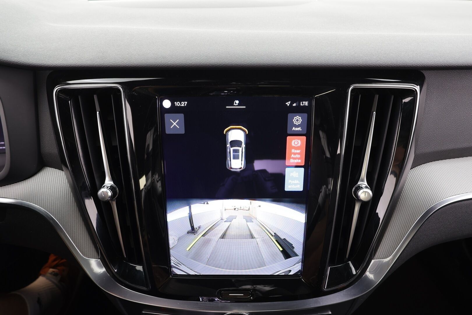 Volvo V60 2023 T8 AWD Long Range High Performance Plus Dark aut - | ACC | Sporttipenkit muistilla | Full-LED Active | Pilot Assist | BLIS | Puolinahat | Keyless | P.kamera | Lämm. ratti | 2x renkaat aluin | 1-om suomiauto |