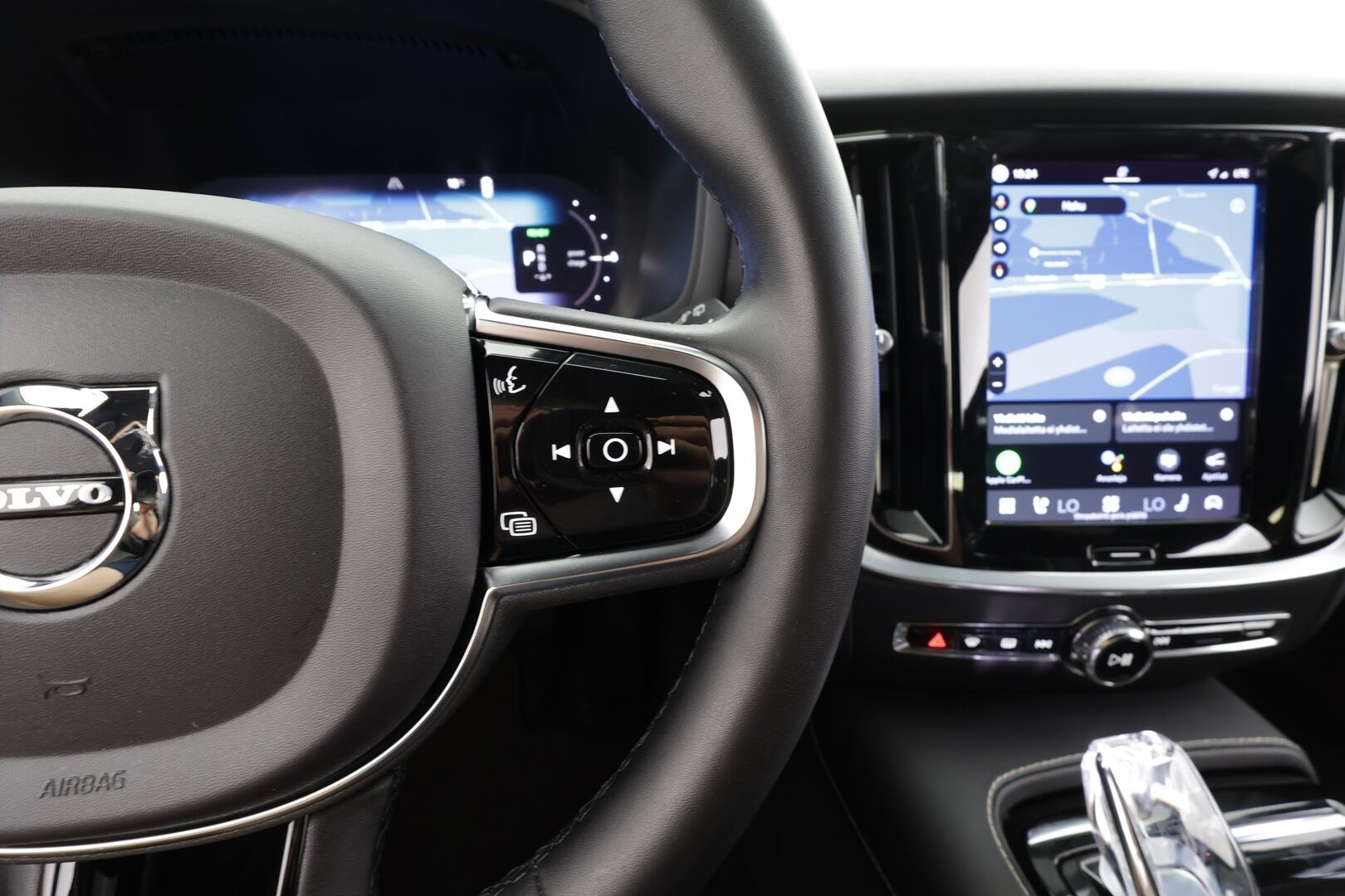 Volvo V60 2023 T8 AWD Long Range High Performance Plus Dark aut - | ACC | Sporttipenkit muistilla | Full-LED Active | Pilot Assist | BLIS | Puolinahat | Keyless | P.kamera | Lämm. ratti | 2x renkaat aluin | 1-om suomiauto |