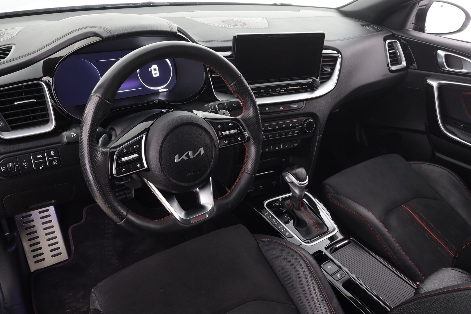 Kia ProCeed 2023 1,6 T-GDI 204hv GT Business Premium DCT - Webasto | GT-Line | JBL | ACC | LED | Kamera | Muistipenkki | Ohjauspyörän lämmitys | Kaistavahti | Viimeisin huolto 88tkm | Suomi-auto | Kahdet renkaat aluvantein