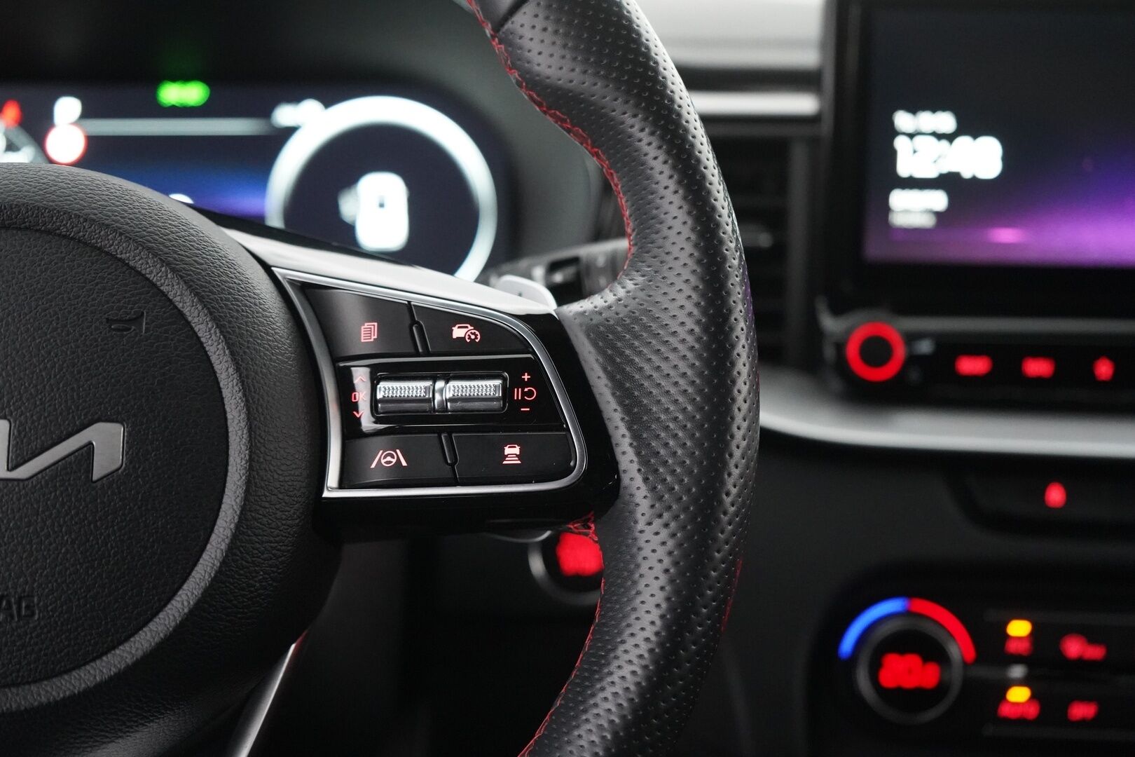 Kia ProCeed 2023 1,6 T-GDI 204hv GT Business Premium DCT - Webasto | GT-Line | JBL | ACC | LED | Kamera | Muistipenkki | Ohjauspyörän lämmitys | Kaistavahti | Viimeisin huolto 88tkm | Suomi-auto | Kahdet renkaat aluvantein