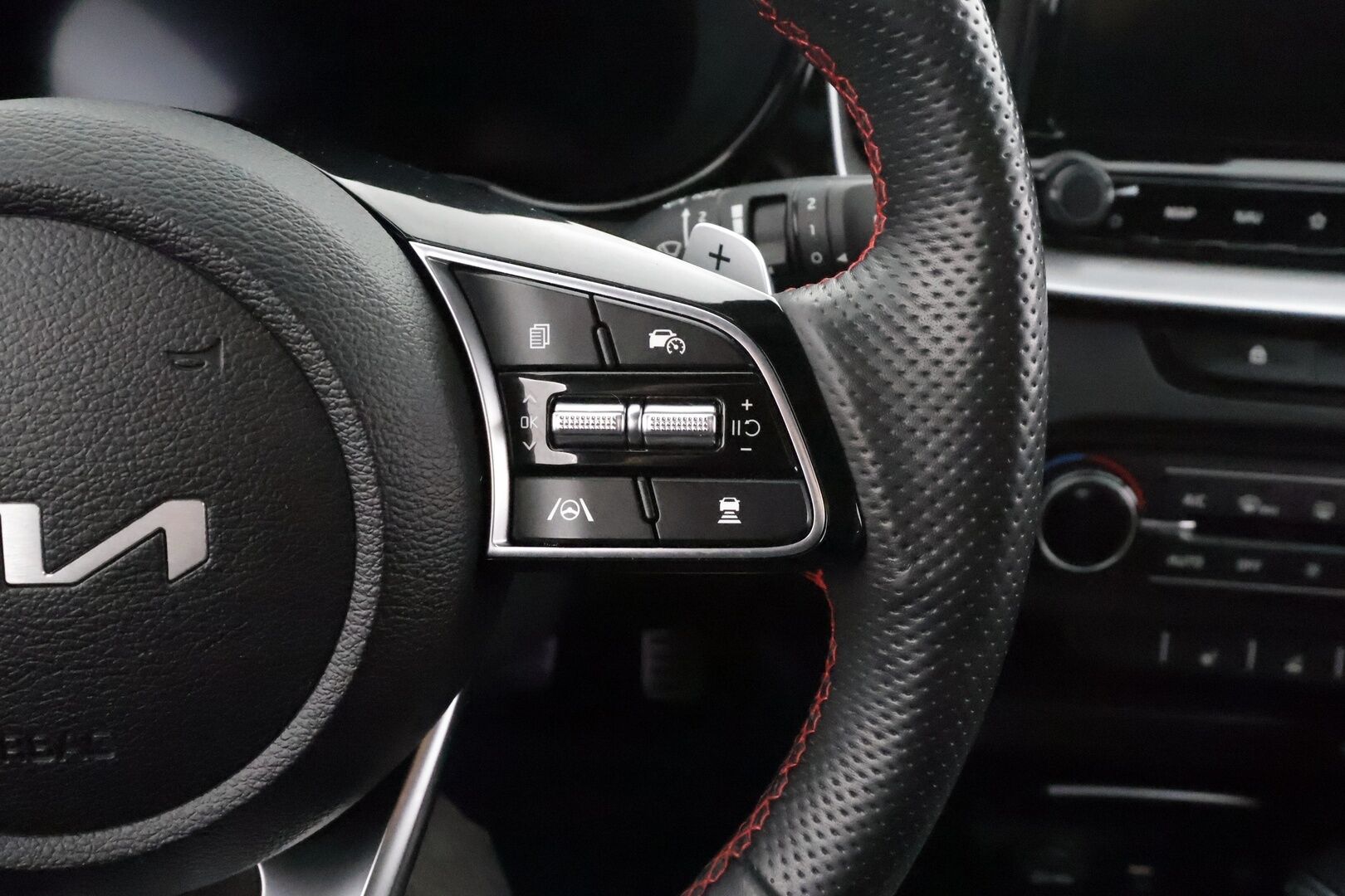 Kia ProCeed 2023 1,6 T-GDI 204hv GT Business Premium DCT * JBL / ACC / LED / P.Kamera / Muistipenkki / Navi / Kaistavahti * - 1-om Suomi-auto / Kahdet renkaat