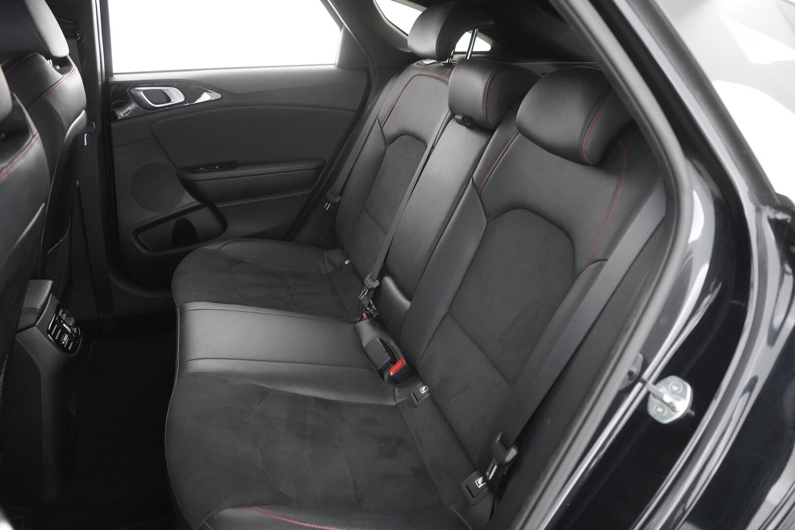 Kia ProCeed 2023 1,6 T-GDI 204hv GT Business Premium DCT - Webasto | GT-Line | JBL | ACC | LED | Kamera | Muistipenkki | Ohjauspyörän lämmitys | Kaistavahti | Viimeisin huolto 88tkm | Suomi-auto | Kahdet renkaat aluvantein