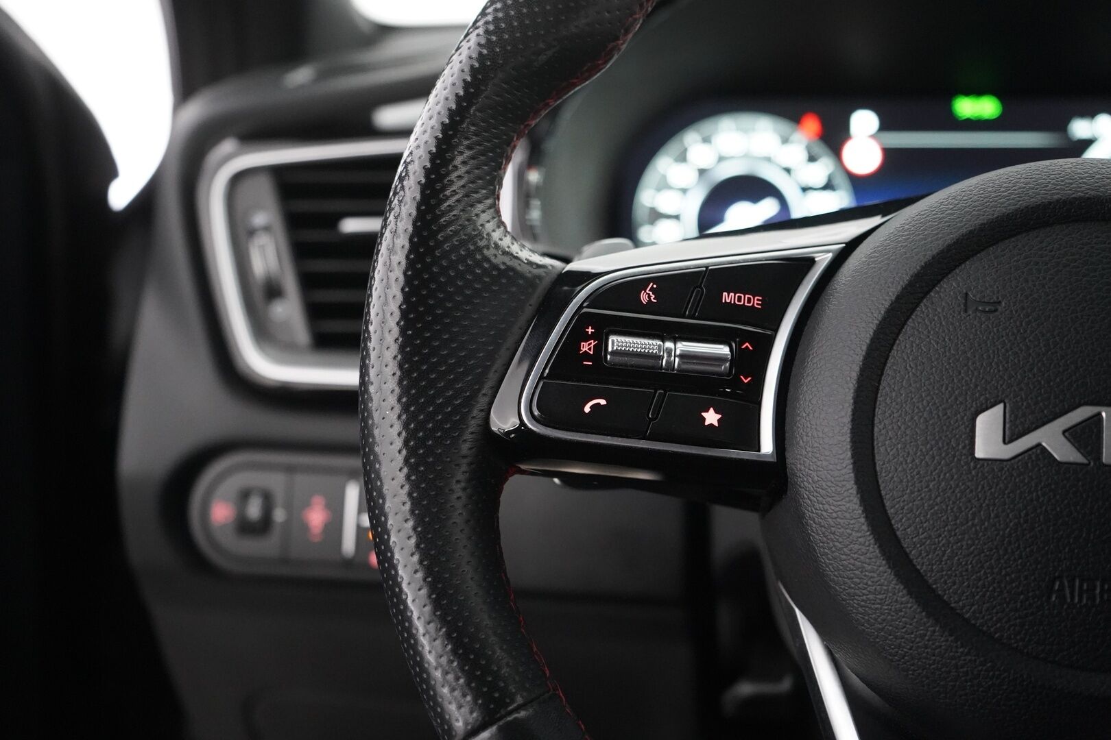 Kia ProCeed 2023 1,6 T-GDI 204hv GT Business Premium DCT - Webasto | GT-Line | JBL | ACC | LED | Kamera | Muistipenkki | Ohjauspyörän lämmitys | Kaistavahti | Viimeisin huolto 88tkm | Suomi-auto | Kahdet renkaat aluvantein