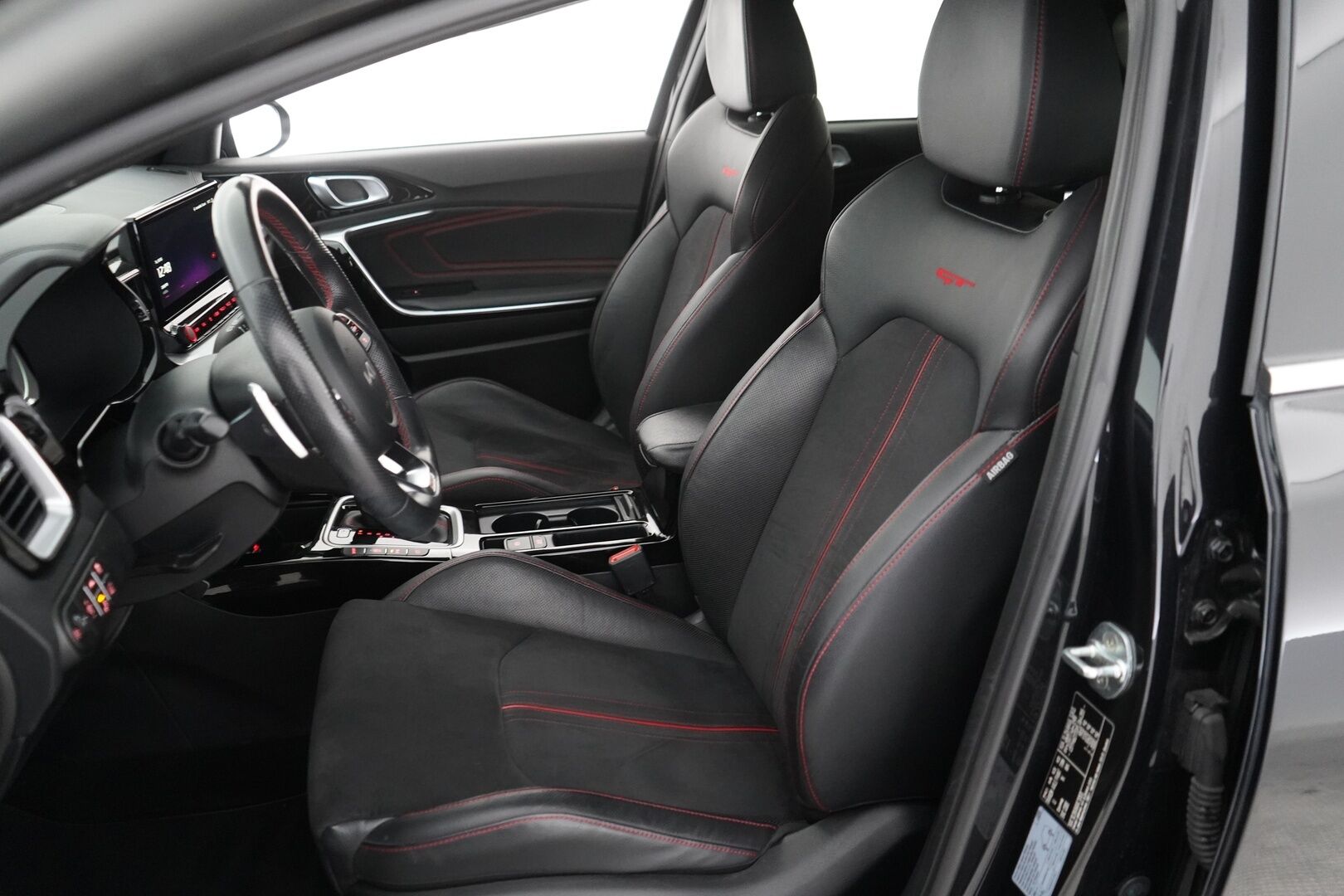 Kia ProCeed 2023 1,6 T-GDI 204hv GT Business Premium DCT - Webasto | GT-Line | JBL | ACC | LED | Kamera | Muistipenkki | Ohjauspyörän lämmitys | Kaistavahti | Viimeisin huolto 88tkm | Suomi-auto | Kahdet renkaat aluvantein