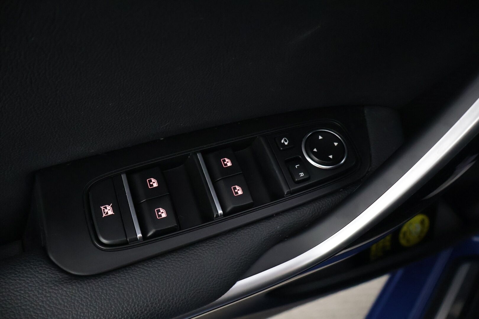 Kia Ceed 2023 1,6 GDI Plug-In Hybrid Business Premium SW DCT * Adapt. vakkari / P. Kamera / BLIS / Ilm. Nahat / Muistipenkki / Keyless / LED * - Merkkihuollettu 1 om. Suomi-auto / Kahdet renkaat Kian alumiinivanteilla! / Lohkolämmitin 