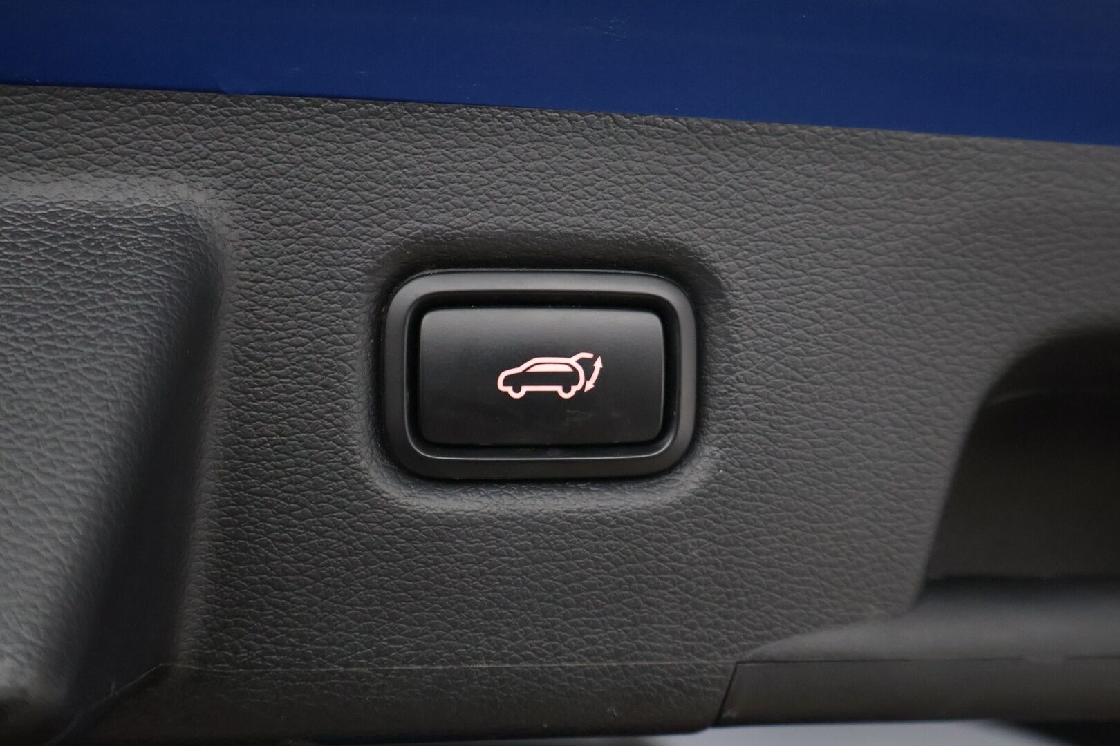 Kia Ceed 2023 1,6 GDI Plug-In Hybrid Business Premium SW DCT * Adapt. vakkari / P. Kamera / BLIS / Ilm. Nahat / Muistipenkki / Keyless / LED * - Merkkihuollettu 1 om. Suomi-auto / Kahdet renkaat Kian alumiinivanteilla! / Lohkolämmitin 