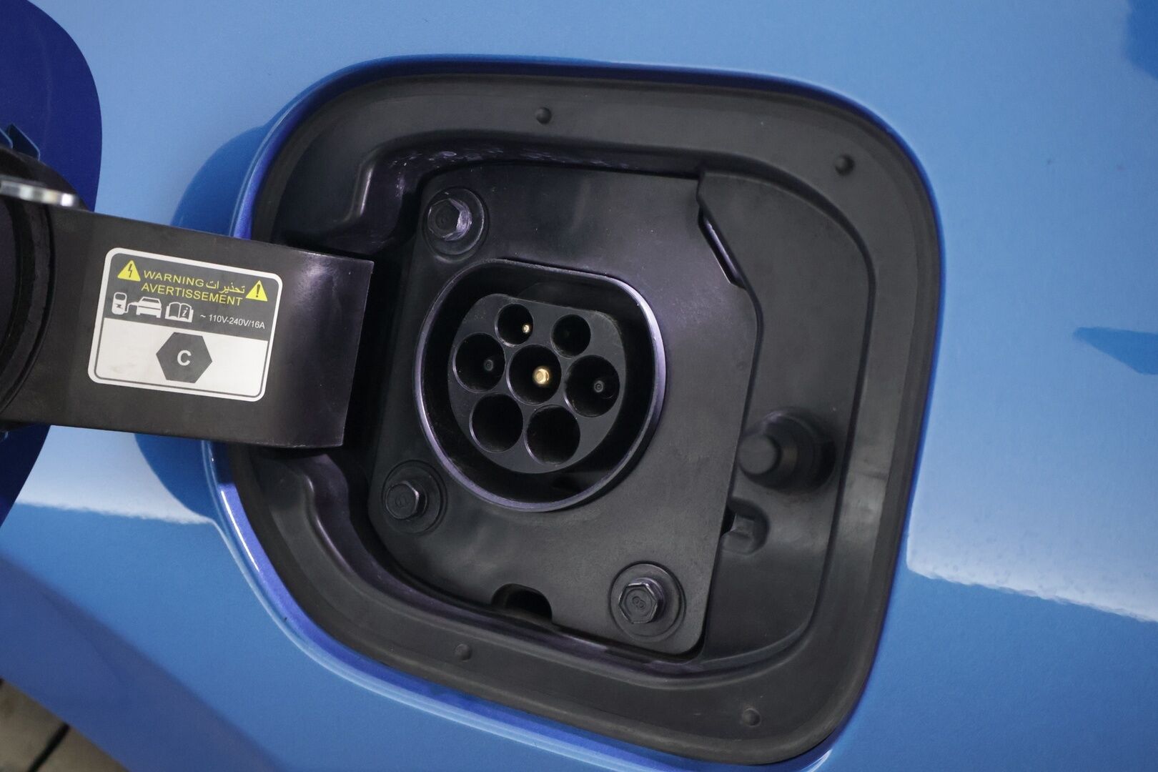 Kia Ceed 2023 1,6 GDI Plug-In Hybrid Business Premium SW DCT * Adapt. vakkari / P. Kamera / BLIS / Ilm. Nahat / Muistipenkki / Keyless / LED * - Merkkihuollettu 1 om. Suomi-auto / Kahdet renkaat Kian alumiinivanteilla! / Lohkolämmitin 