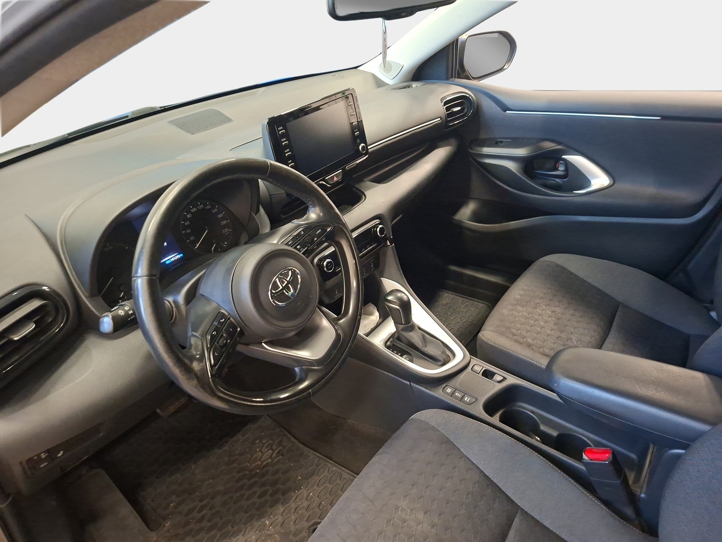Toyota Yaris 2023, bild 3/3